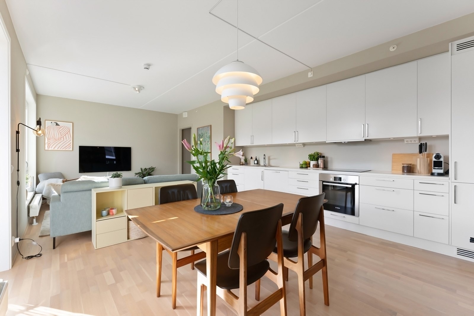 God plass til å dekke opp med langbord om ønskelig. Galleribilde