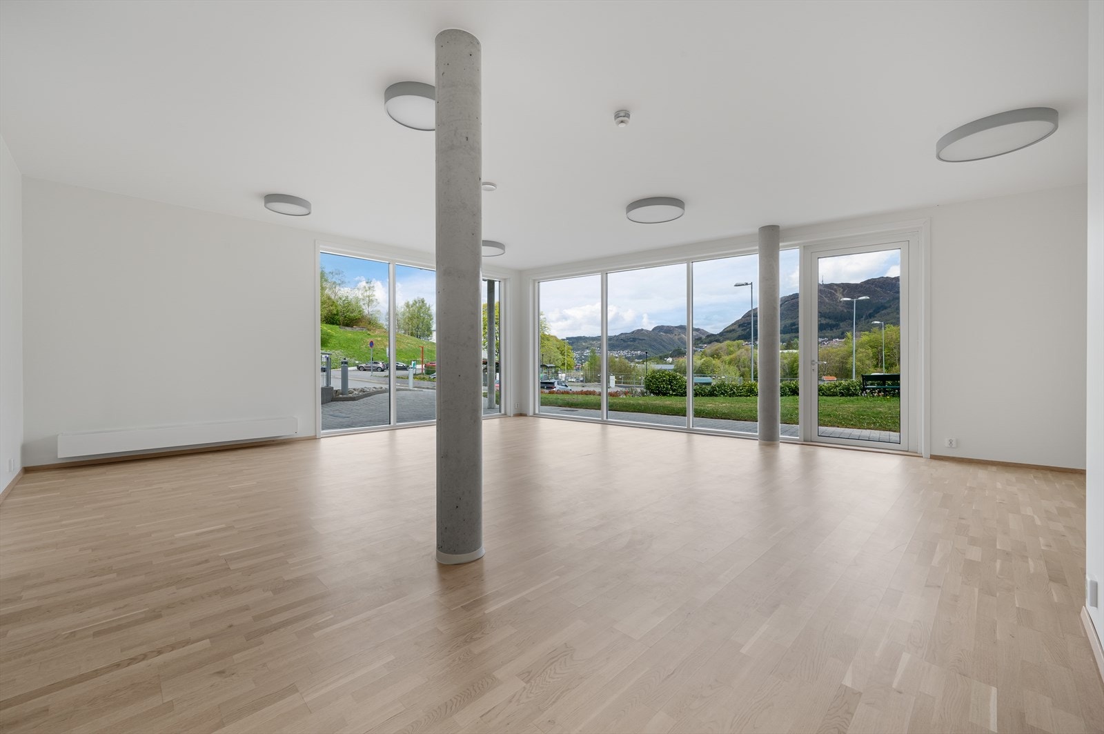 Det må påberegnes tiltak i forbindelse med ombygning fra fellesareal til ny boenhet innvendig og utvendig. Galleribilde