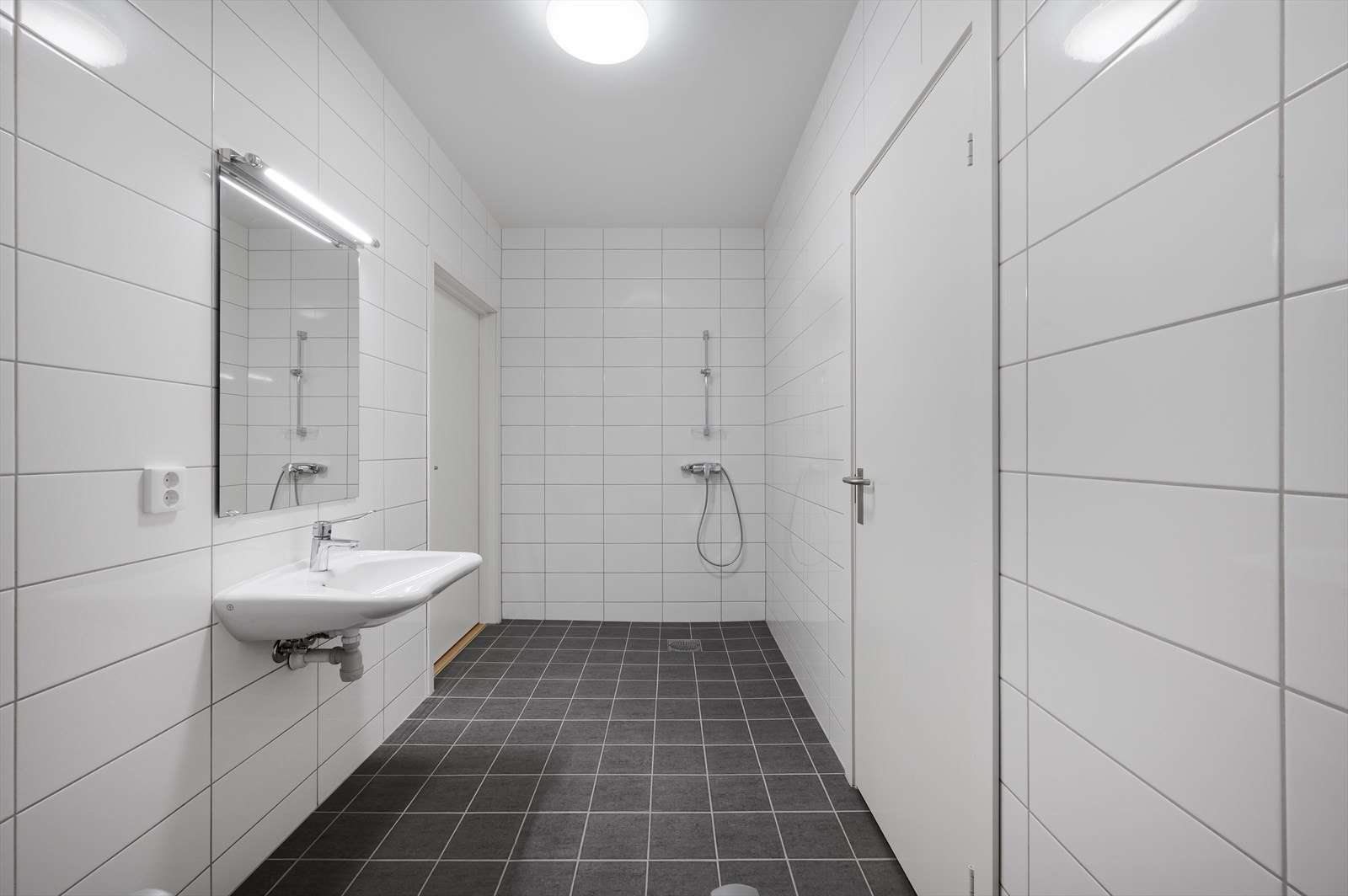 Det er installert vannbåren gulvvarme i gulvet. Galleribilde