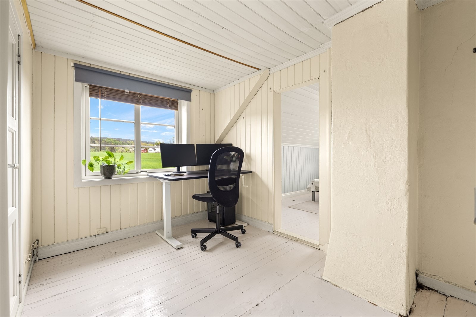 Det tredje soverommet er i dag innredet som kontor, og viser rommets fleksibilitet. Galleribilde