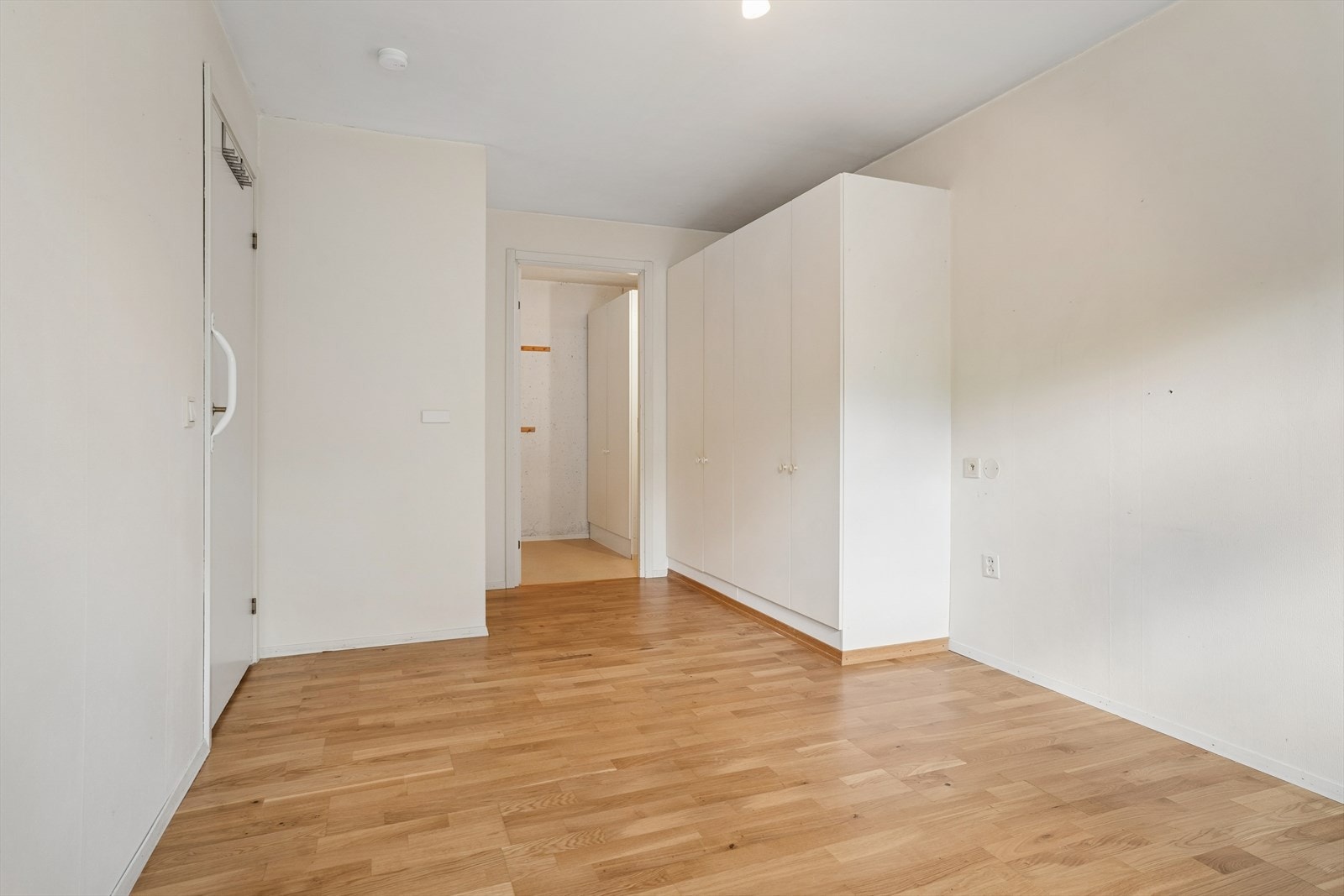 I tilknytning til soverommet er det en innvendig bod. Galleribilde