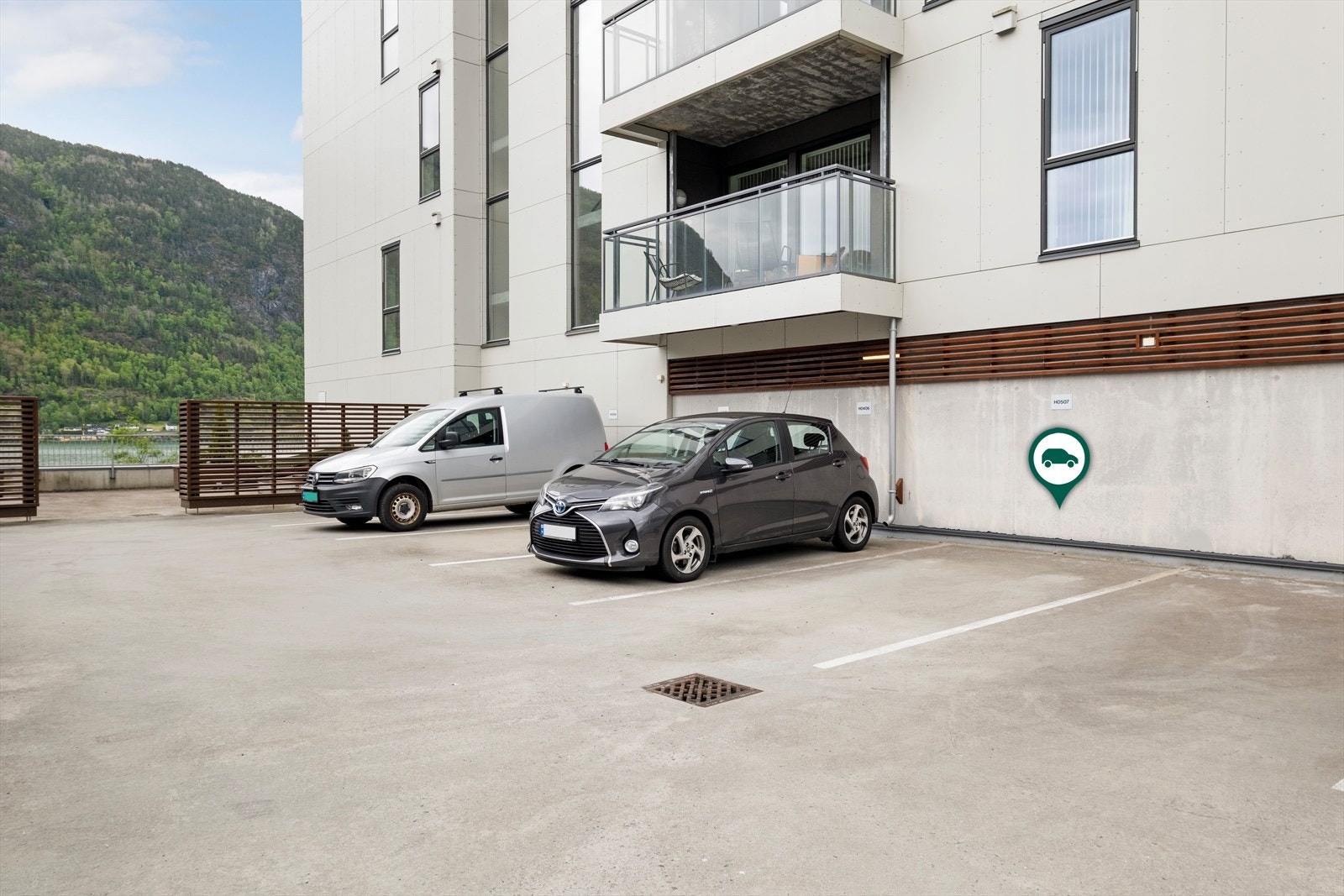 Leilegheita disponera utvendig parkeringsplass merka med nr. 50. Galleribilde