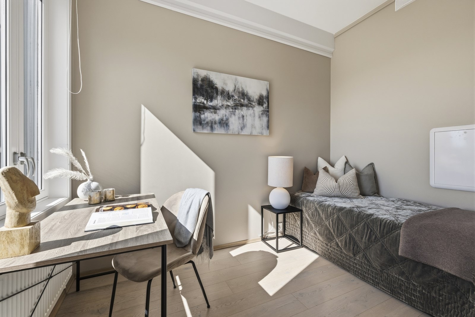 Soverom 2 er perfekt som gjesterom eller kontor. Galleribilde