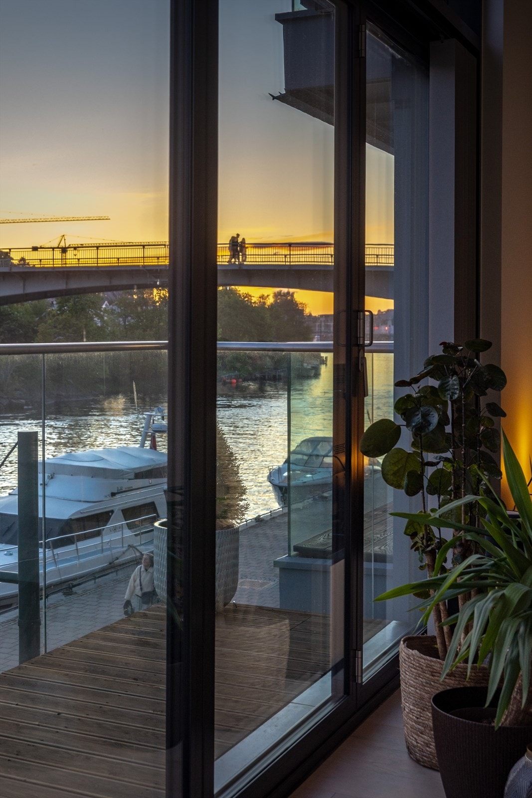 Solnedgangen over elva - utsikten du aldri blir lei av. Galleribilde