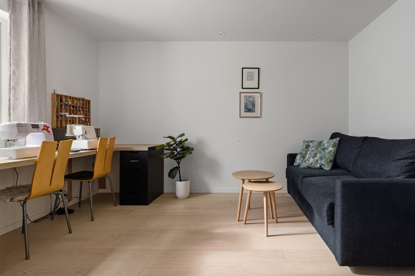 Plass til hjemmekontoret uten å gå på bekostning av stuen. Galleribilde