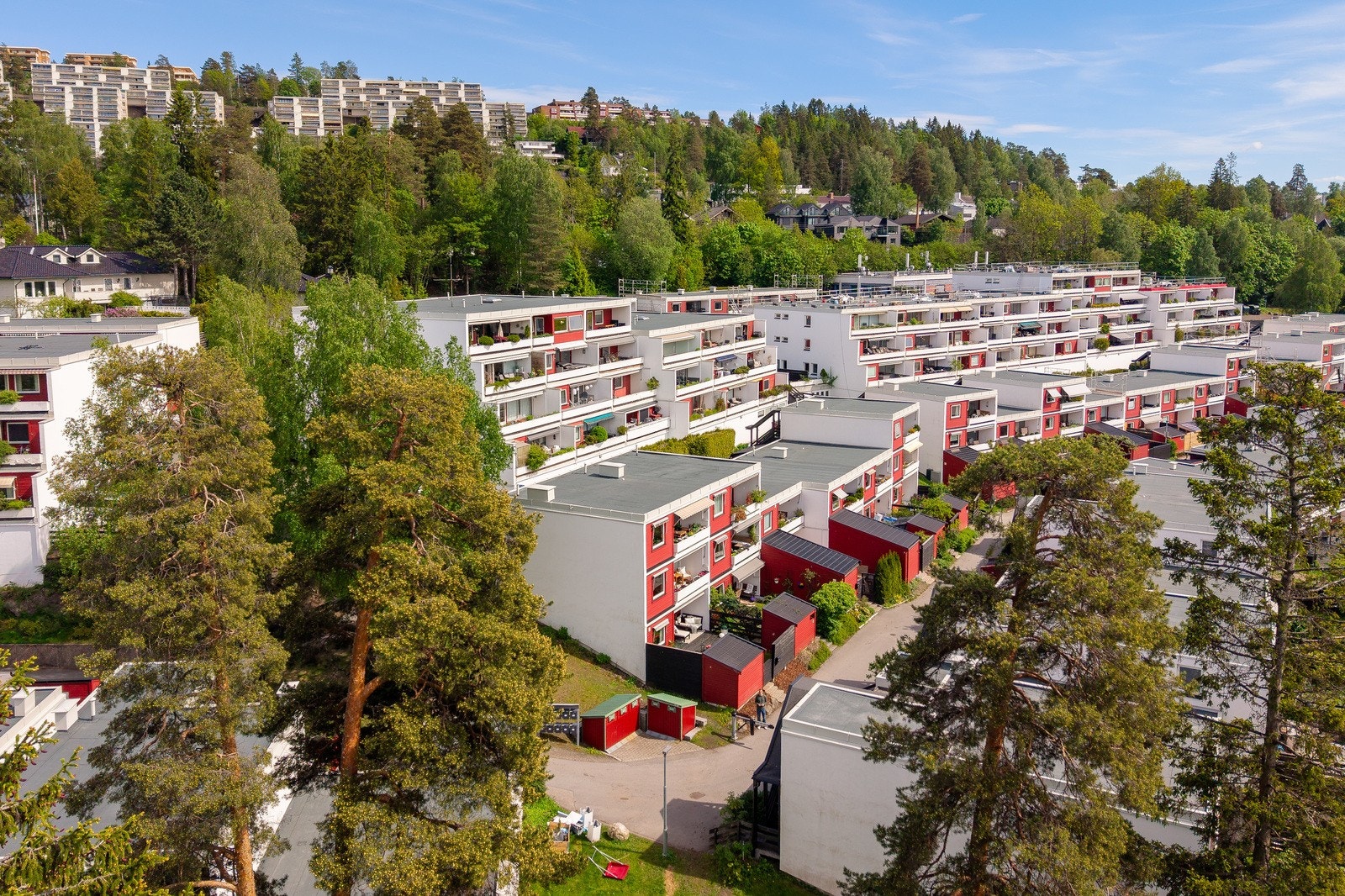 Her bor man tilbaketrukket i naturskjønne og rolige omgivelser Galleribilde
