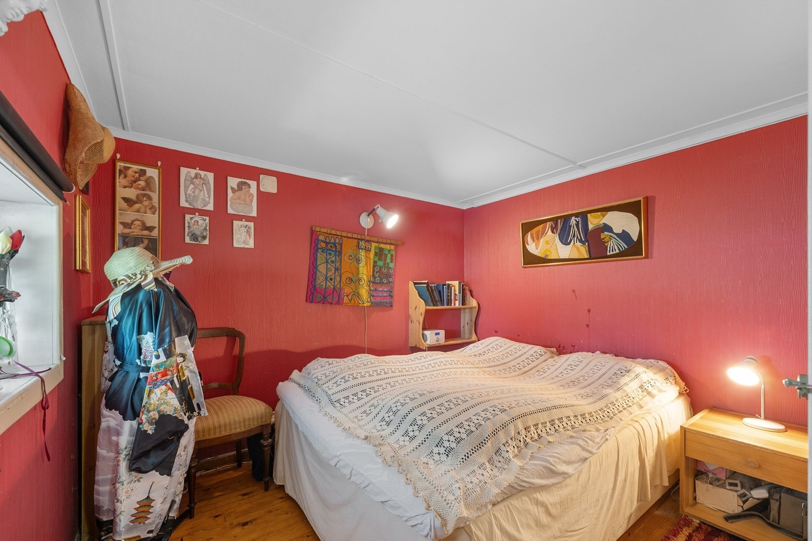 Ett av to innredede rommene i underetasjen. Galleribilde