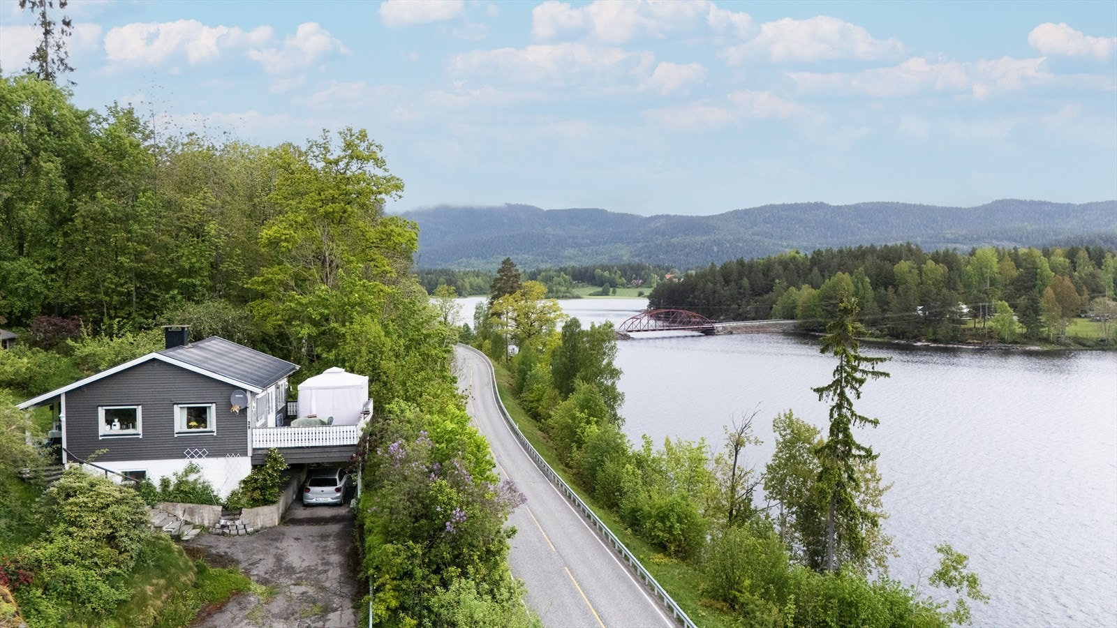 Velkommen til Eidsfossveien 28! Foto: Pholio v/Eivind Stensnes Galleribilde