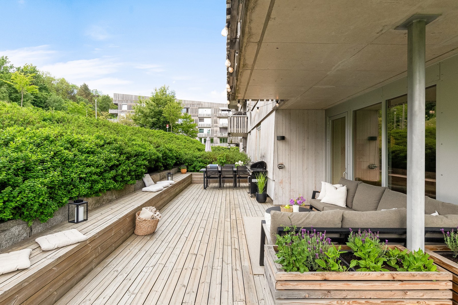 Her er det plass til både spisegruppe, lounge og grill. Galleribilde