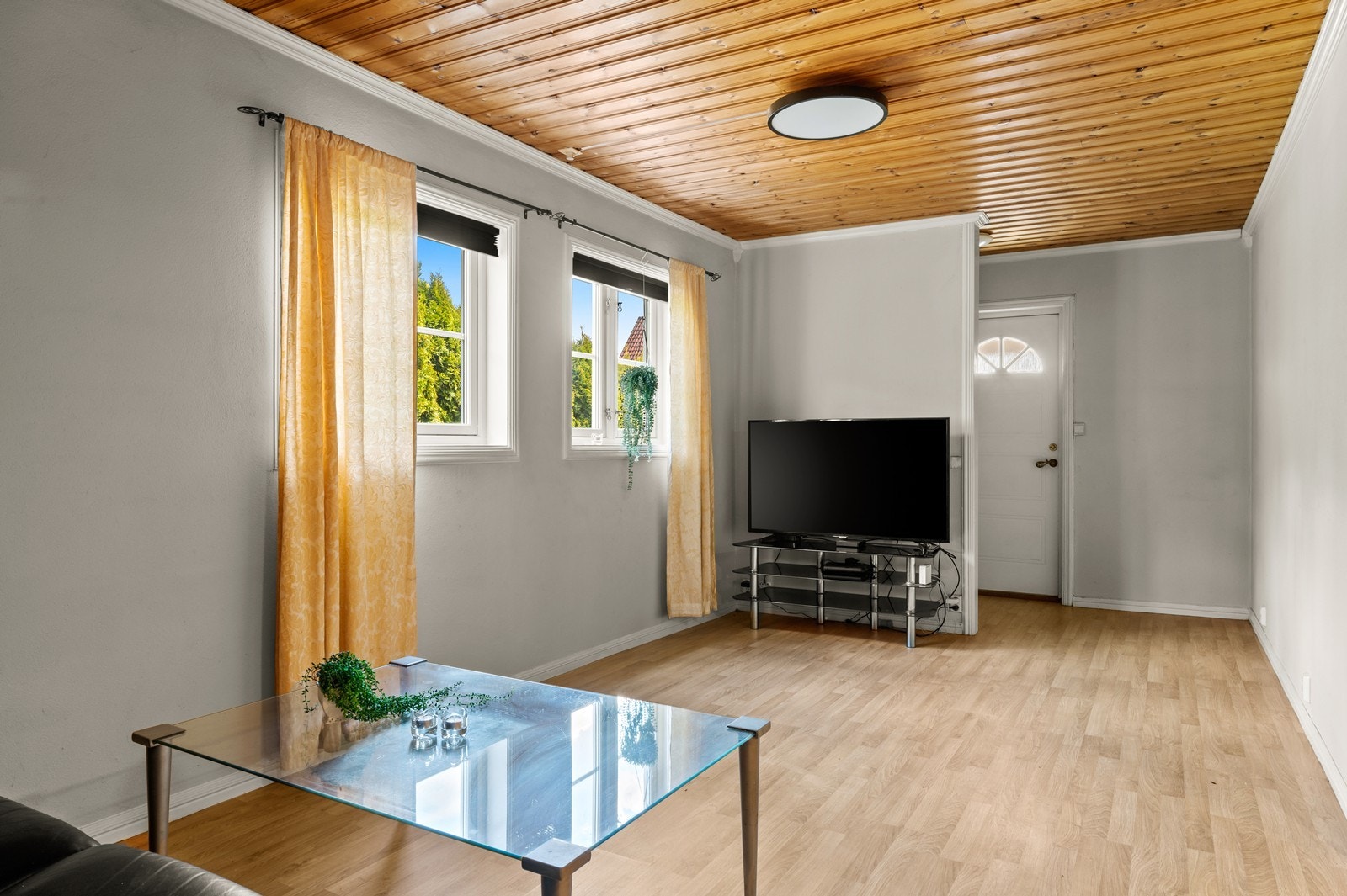 Lyst og trivelig oppholdsrom. Galleribilde