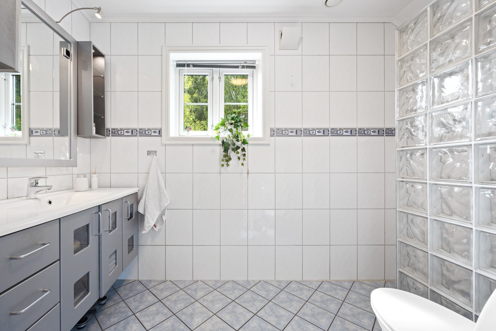 Mastersoverom med eget bad Galleribilde