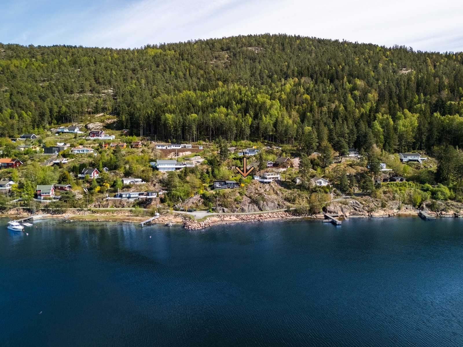 Området byr på fine badeplasser og vakker skjærgårdsnatur langs Drammensfjorden. Galleribilde