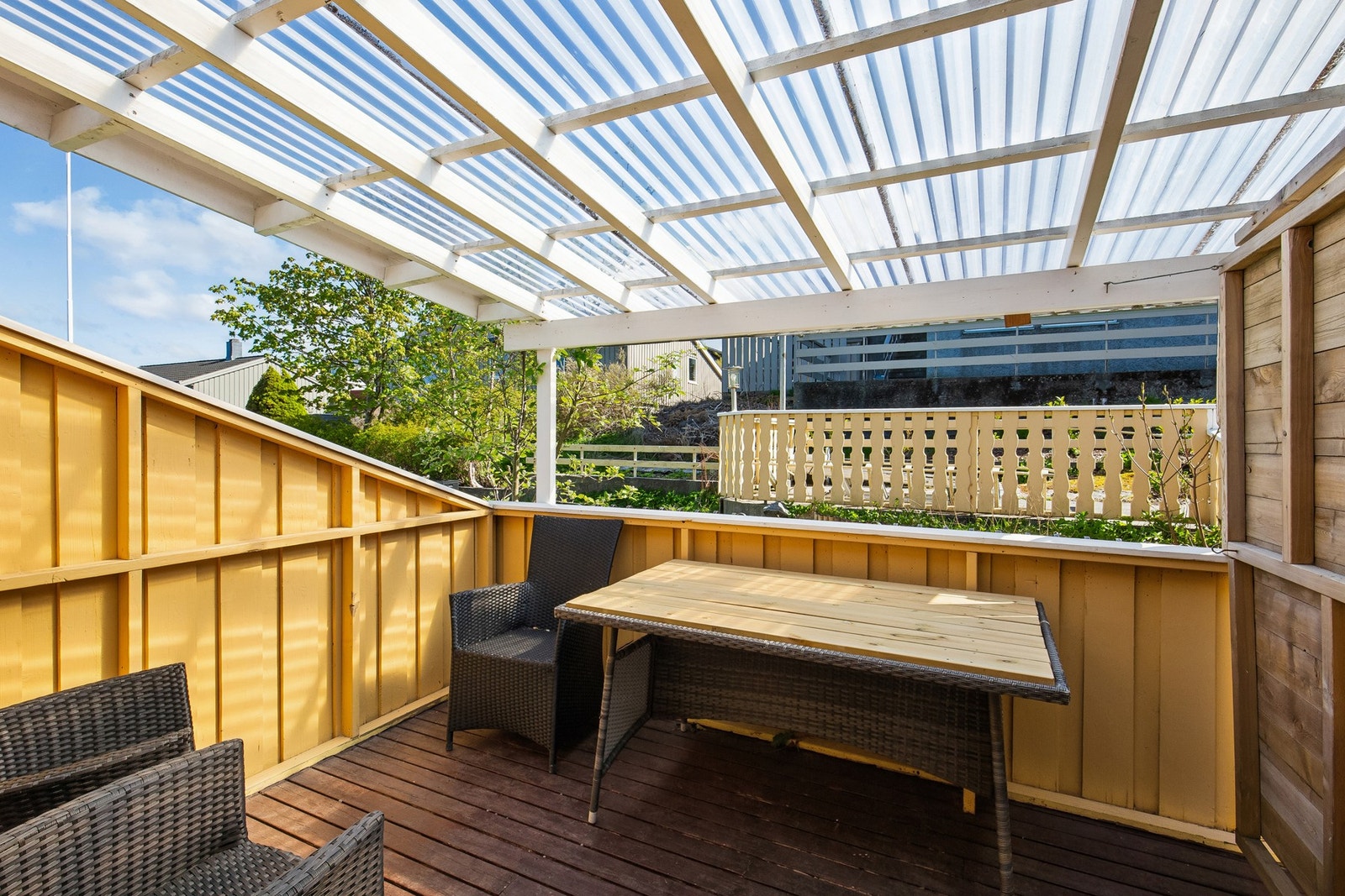 Eiendommen har gode sol- og lysforhold, og terrasse mot syd Galleribilde