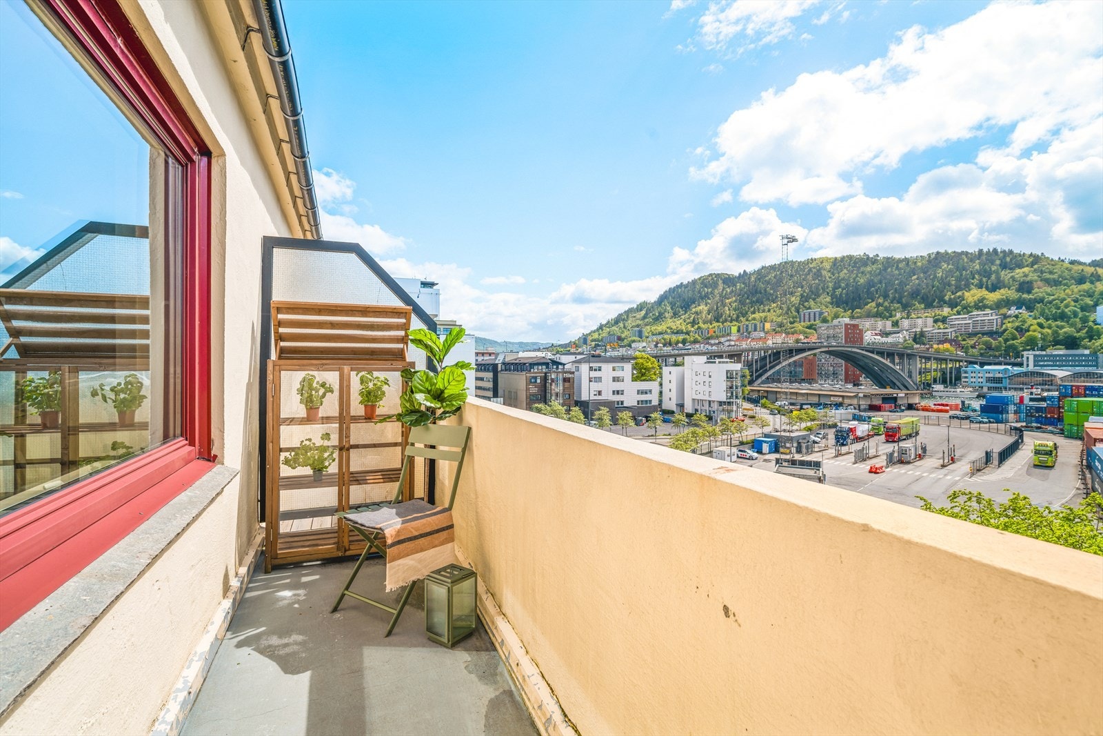 Her kan du nyte solen fra tidlig ettermiddag til langt ut på kvelden. Galleribilde