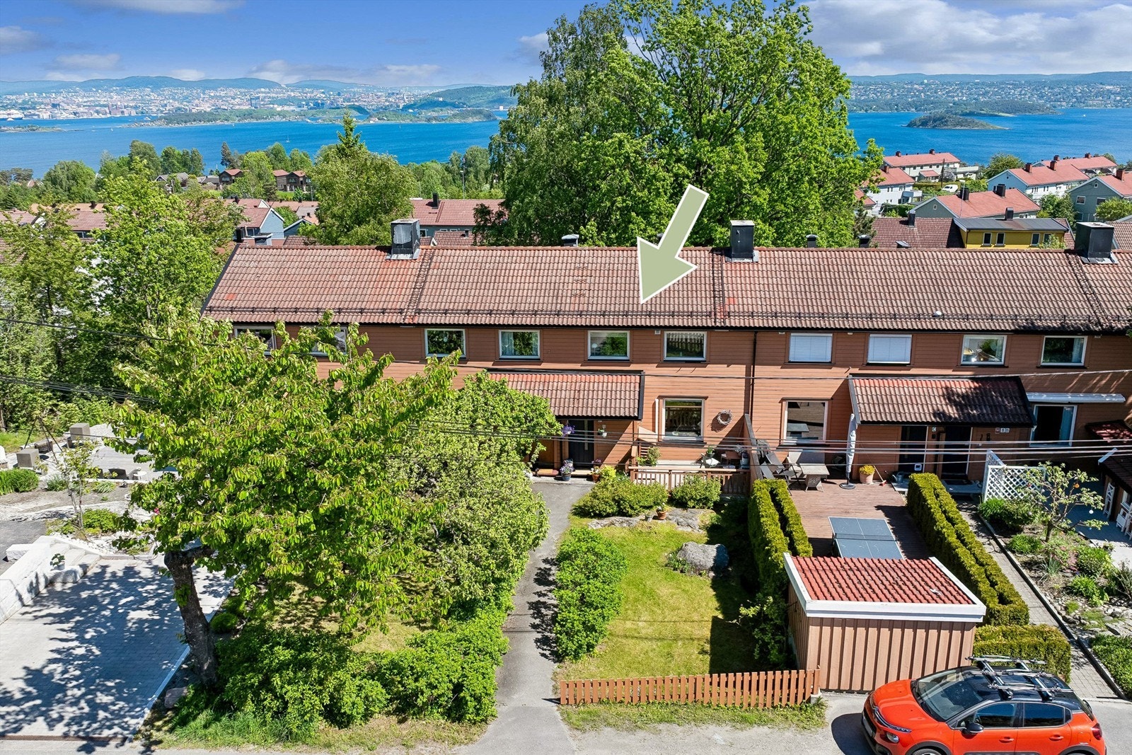 Velkommen til Blomsterveien 8D! Presentert av Anniken Øderud v/Krogsveen Nesodden. Foto: Per Oscar Skjellnan v/Efkt Galleribilde