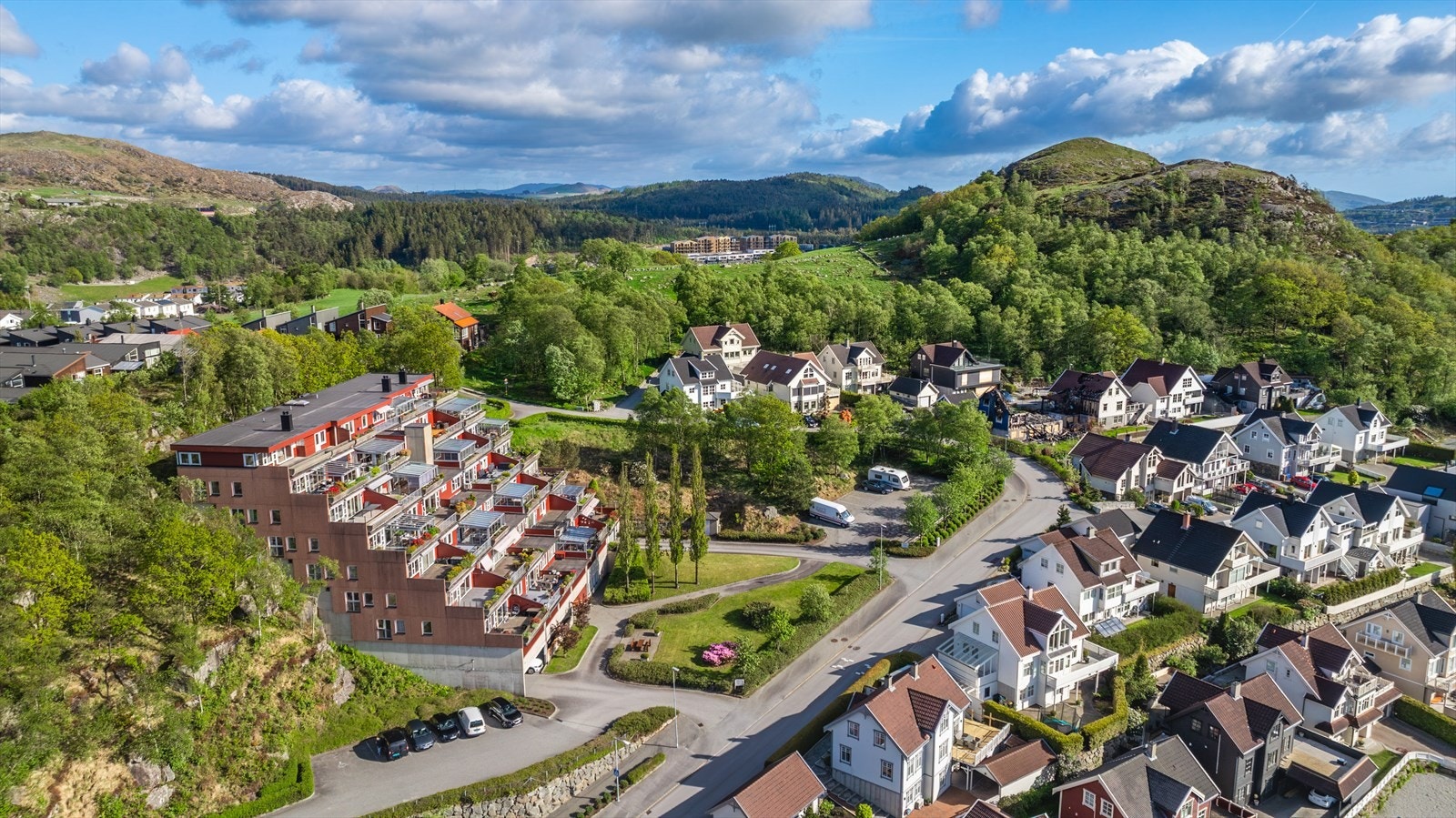Nærområdet byr på fine turmuligheter i grønne omgivelser. Galleribilde