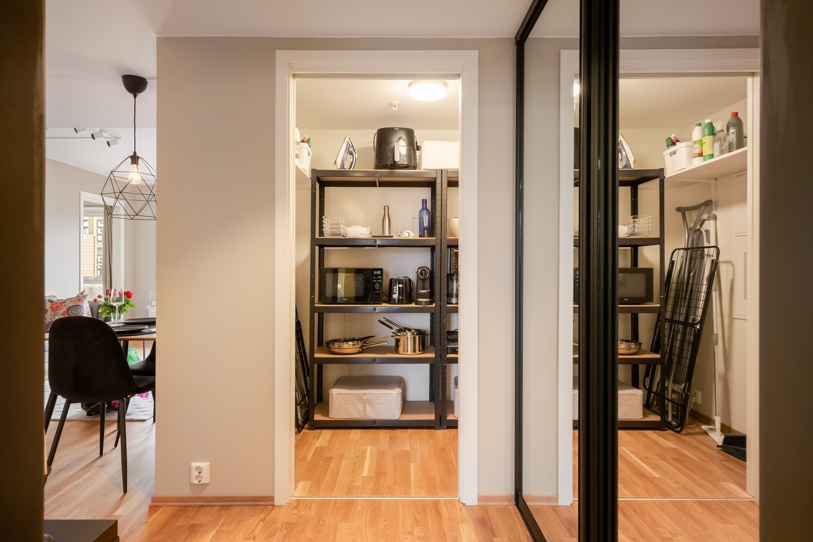 Leiligheten har en innvendig bod på 3m² som er praktisk plassert ved entréen. Galleribilde