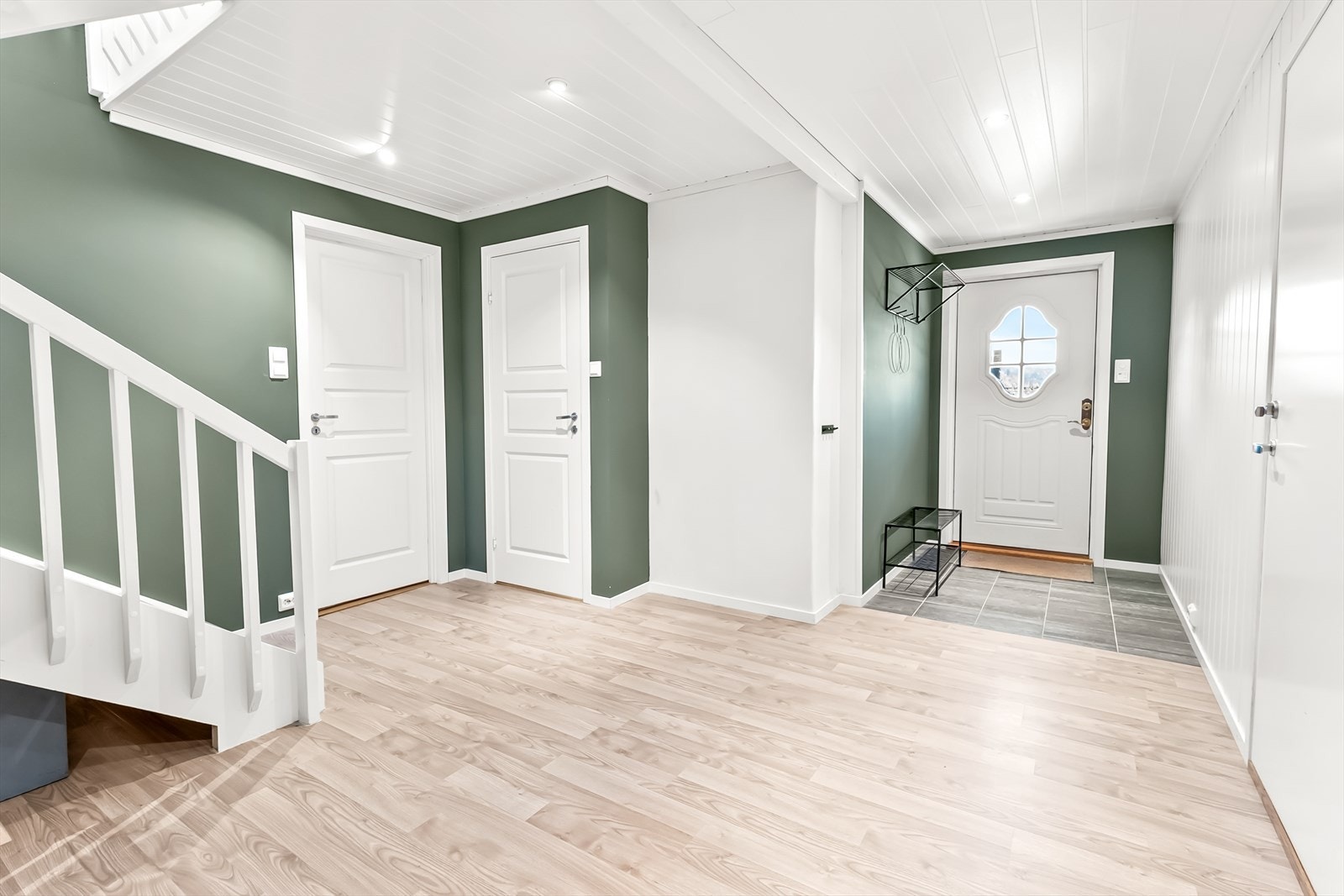 Romslig inngangsparti. Galleribilde