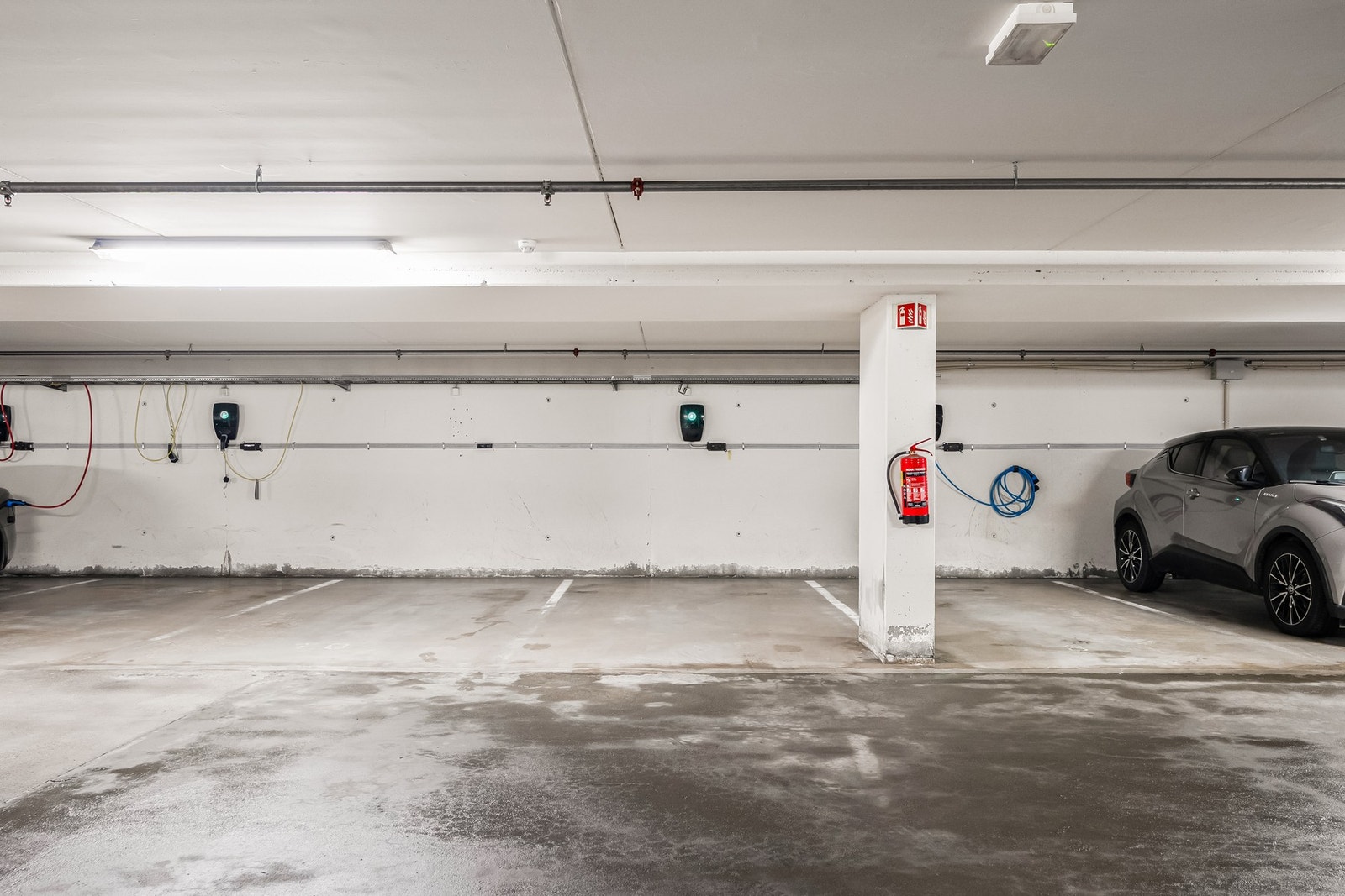 Med boligen medfølger det en parkeringsplass i oppvarmet garasjeanlegg, med lader for el-bil. Galleribilde