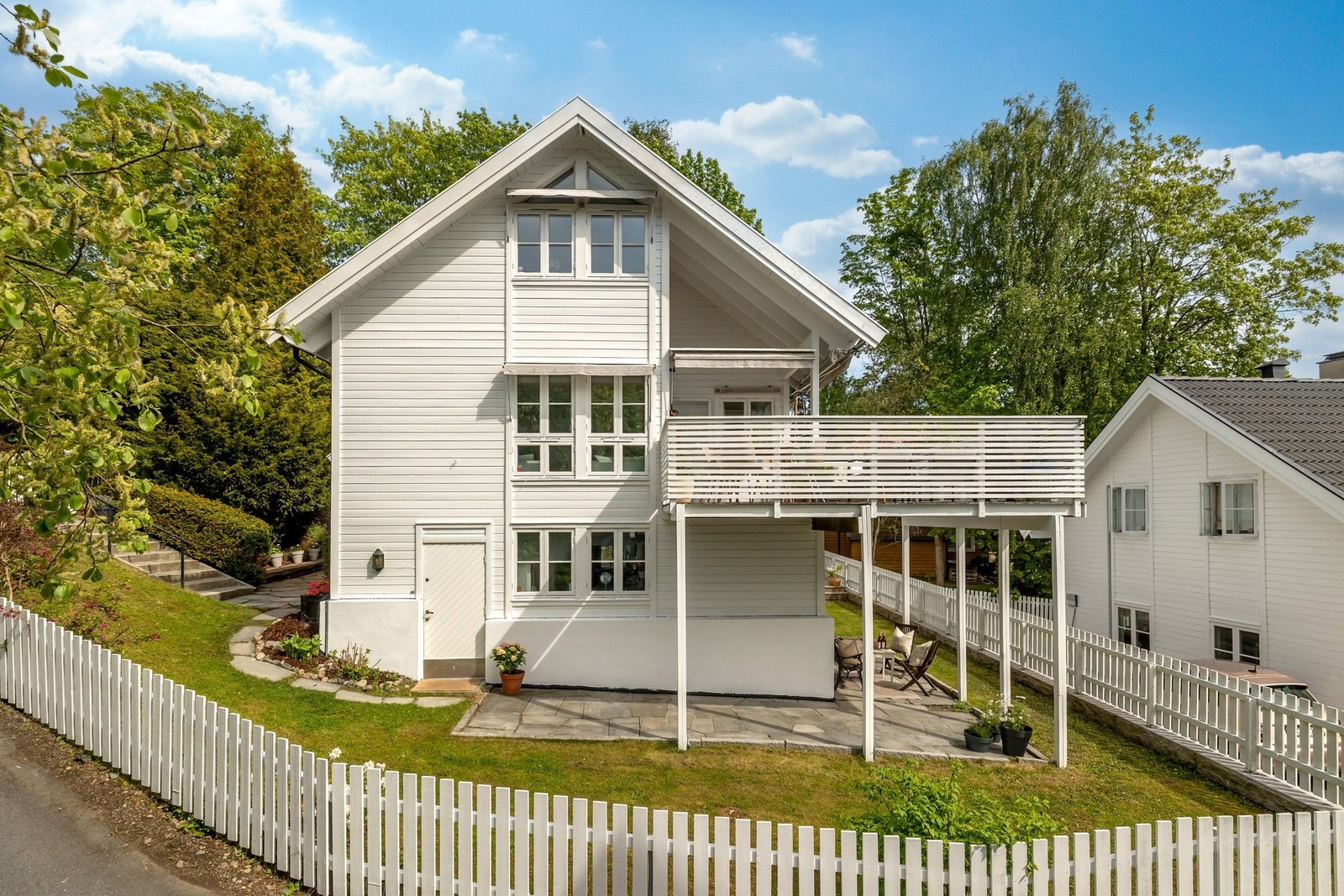 Boligen har en egen hybel med separat inngang Galleribilde