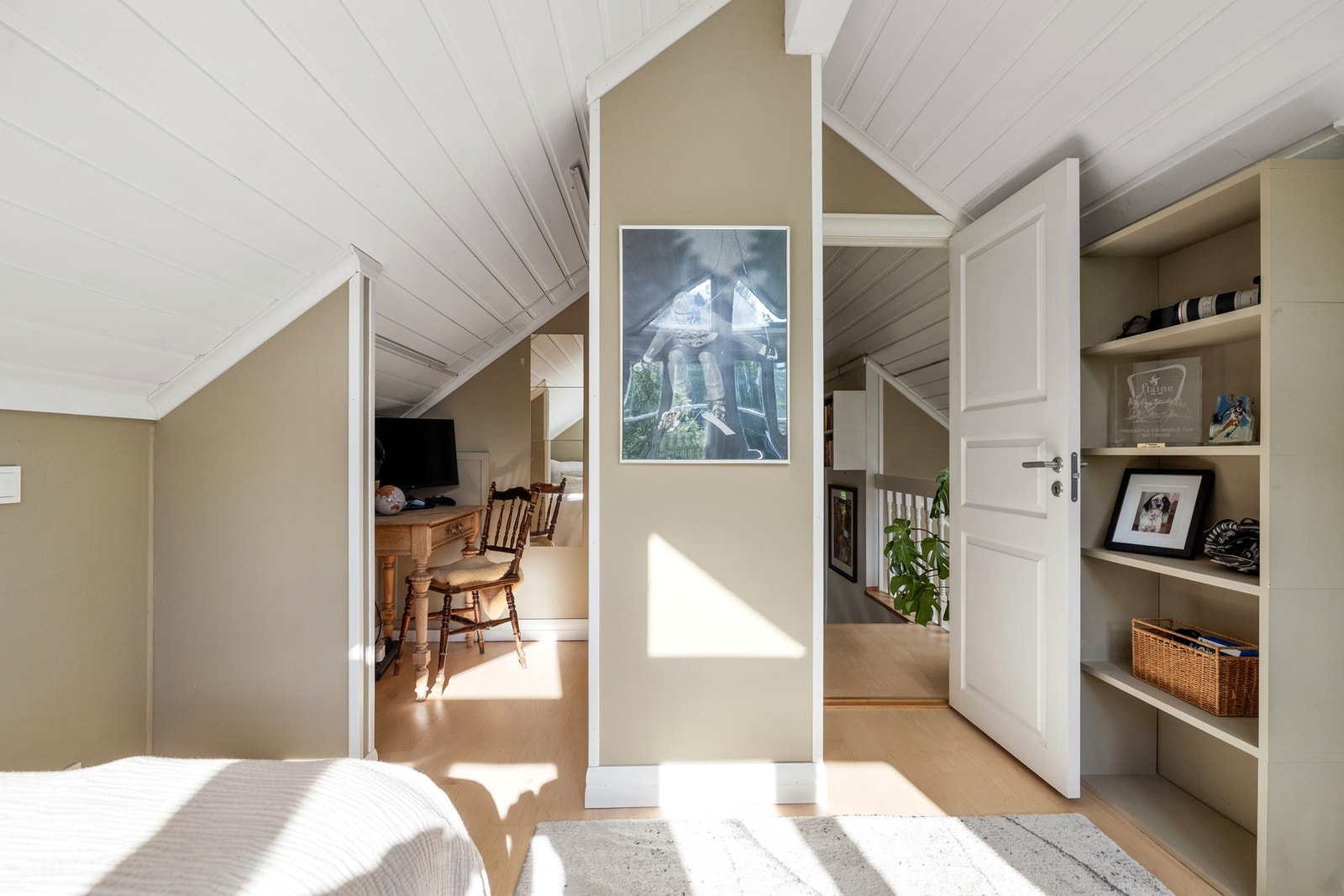Gode muligheter til diverse møblerings/oppbevaringløsninger (soverom 3) Galleribilde