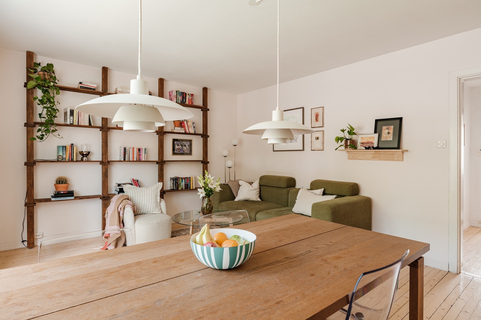 Oppvarming via radiatorer - oppvarming er inkludert i felleskostnadene. Galleribilde