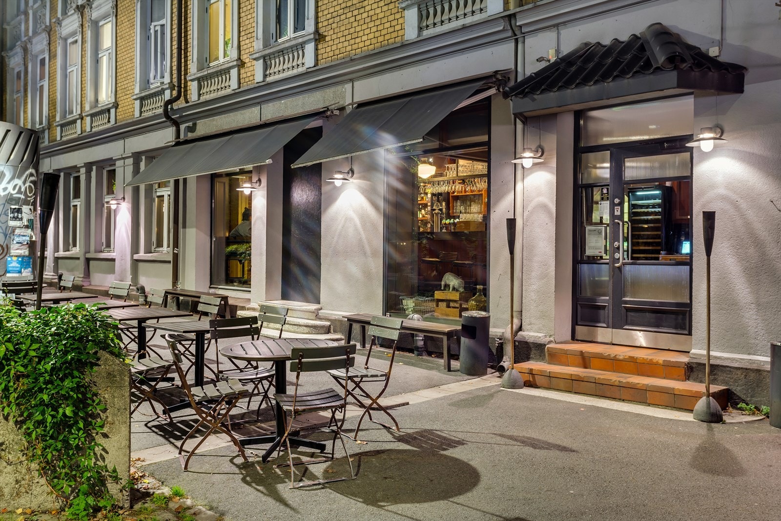 Grisen Café er et lokalt favorittsted, kjent for smakfull mat og en avslappet, hyggelig atmosfære. Galleribilde