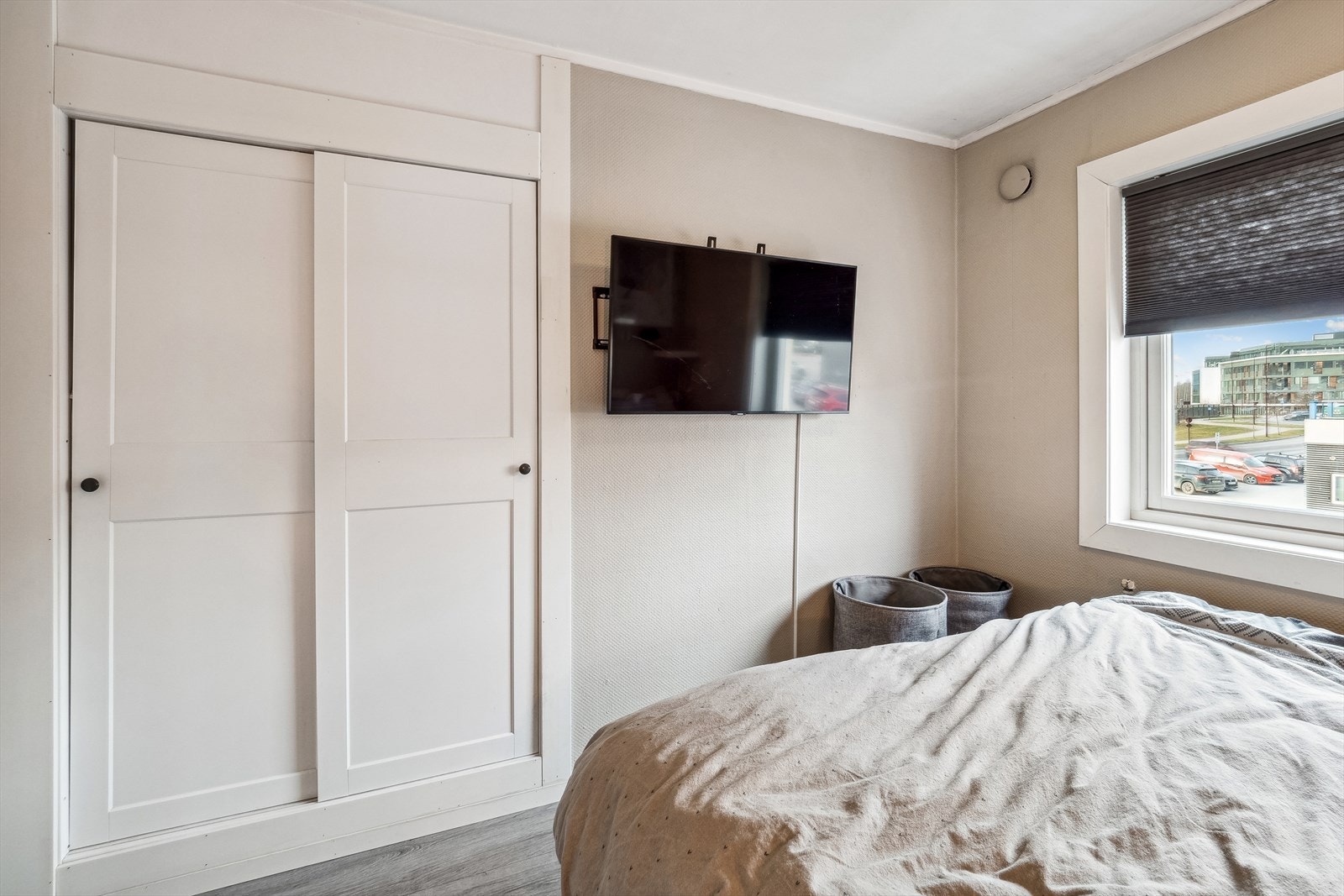 Også soverommet er utstyrt med radiator for en stabil innetemperatur. Galleribilde