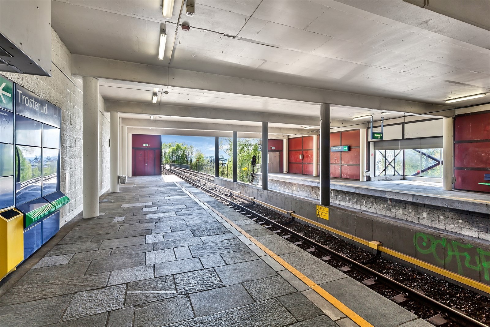 Trosterud T-bane Galleribilde