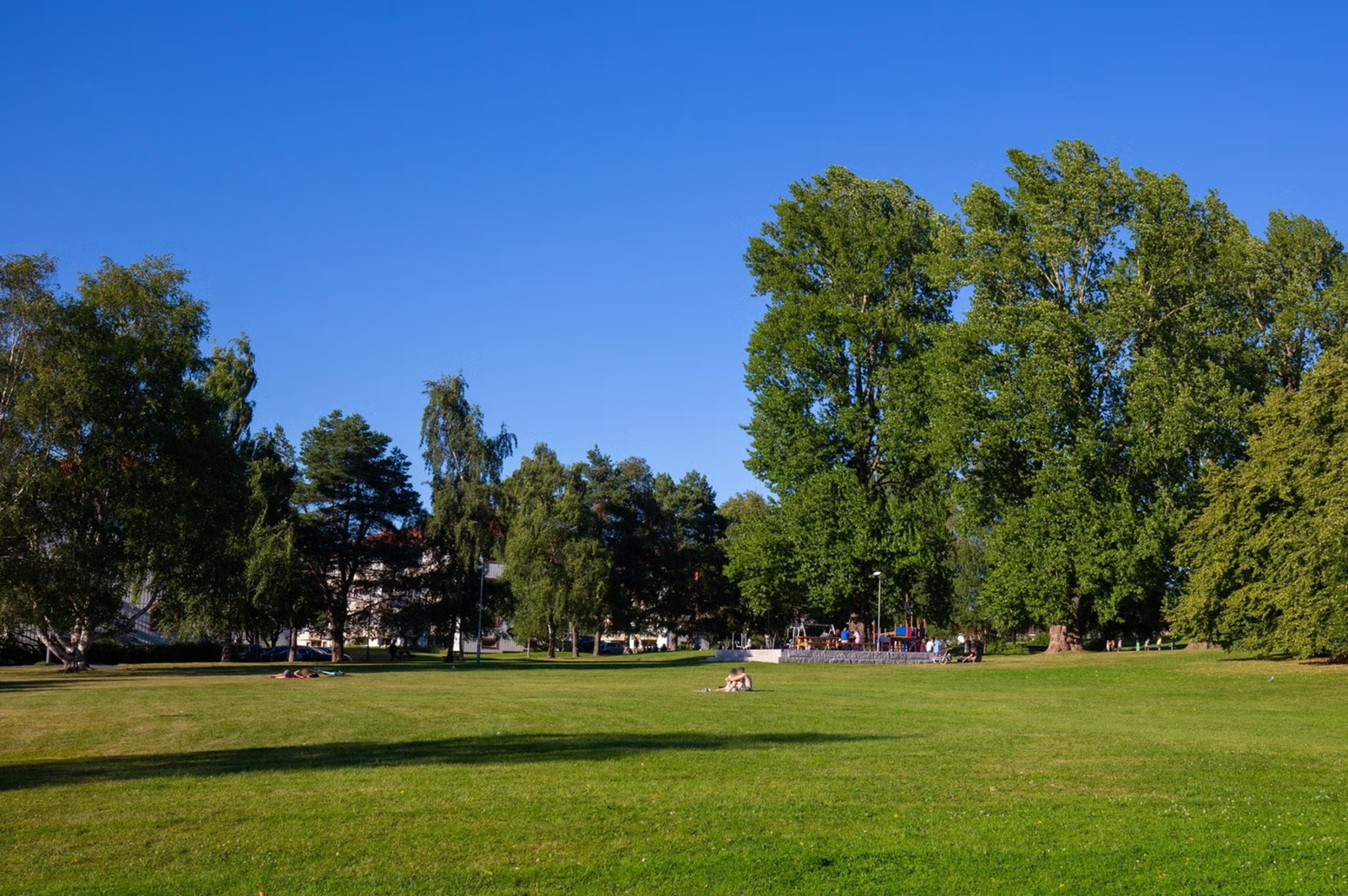 Det er flere flotte parker i nærområdet - her ser vi Etterstadparken. Galleribilde