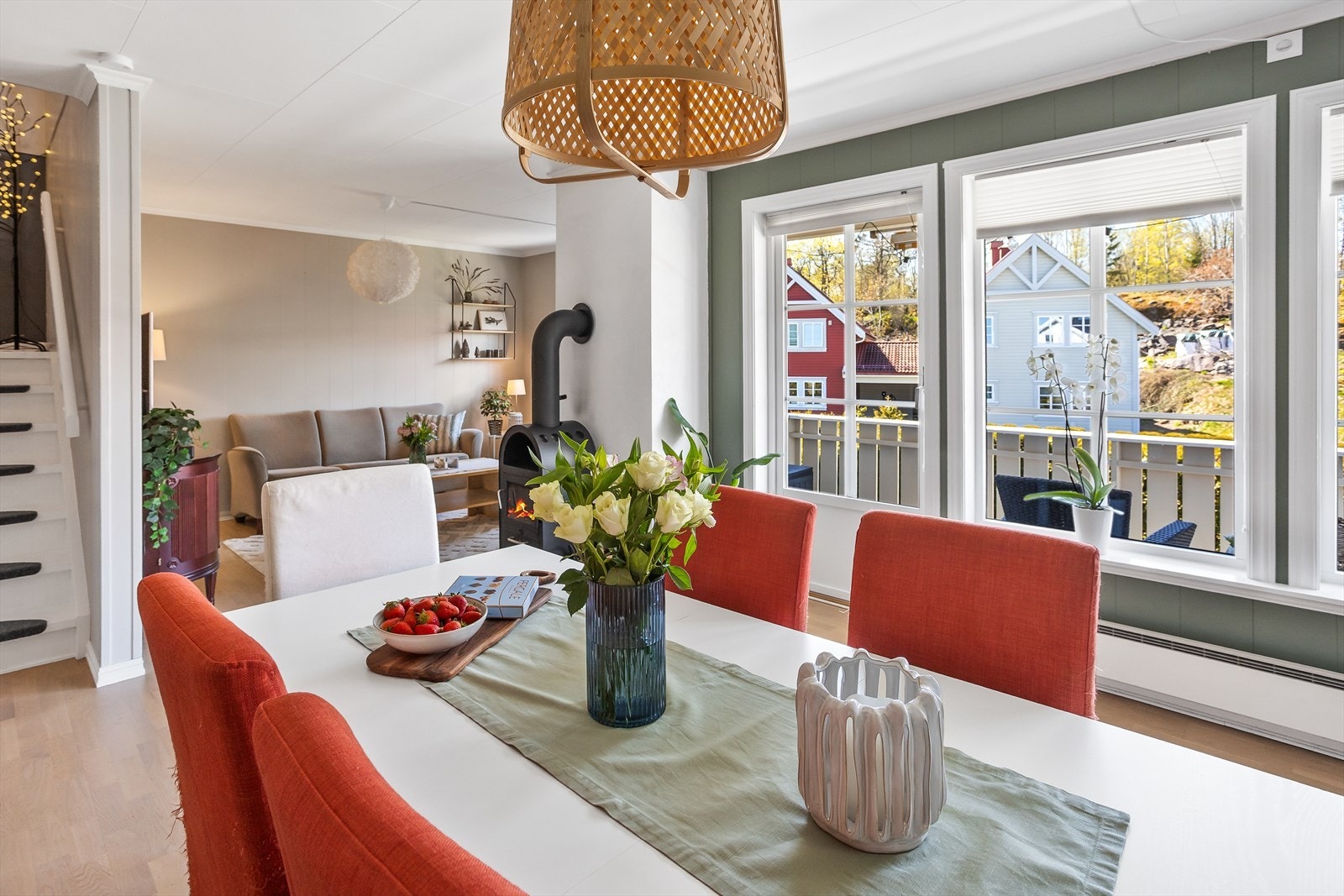Spisestue Velkommen til Roberglia 6C, peresentert av EIendomsmegler 1 v/Hans Westby - Foto: Frank Hesjedal Galleribilde