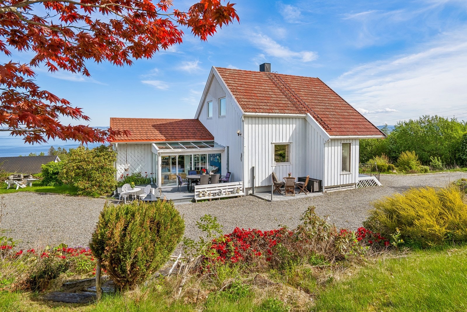 Boligen ligger solrikt og barnevennlig til i rolige omgivelser. Galleribilde