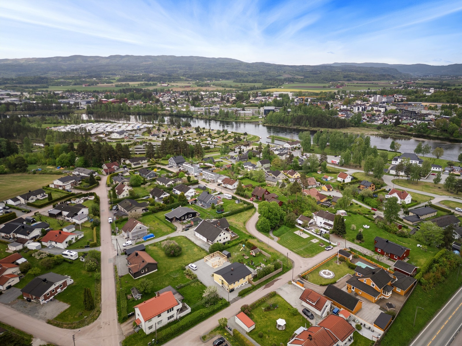 Flotte turmuligheter langs elva med mulighet for laksefiske Galleribilde