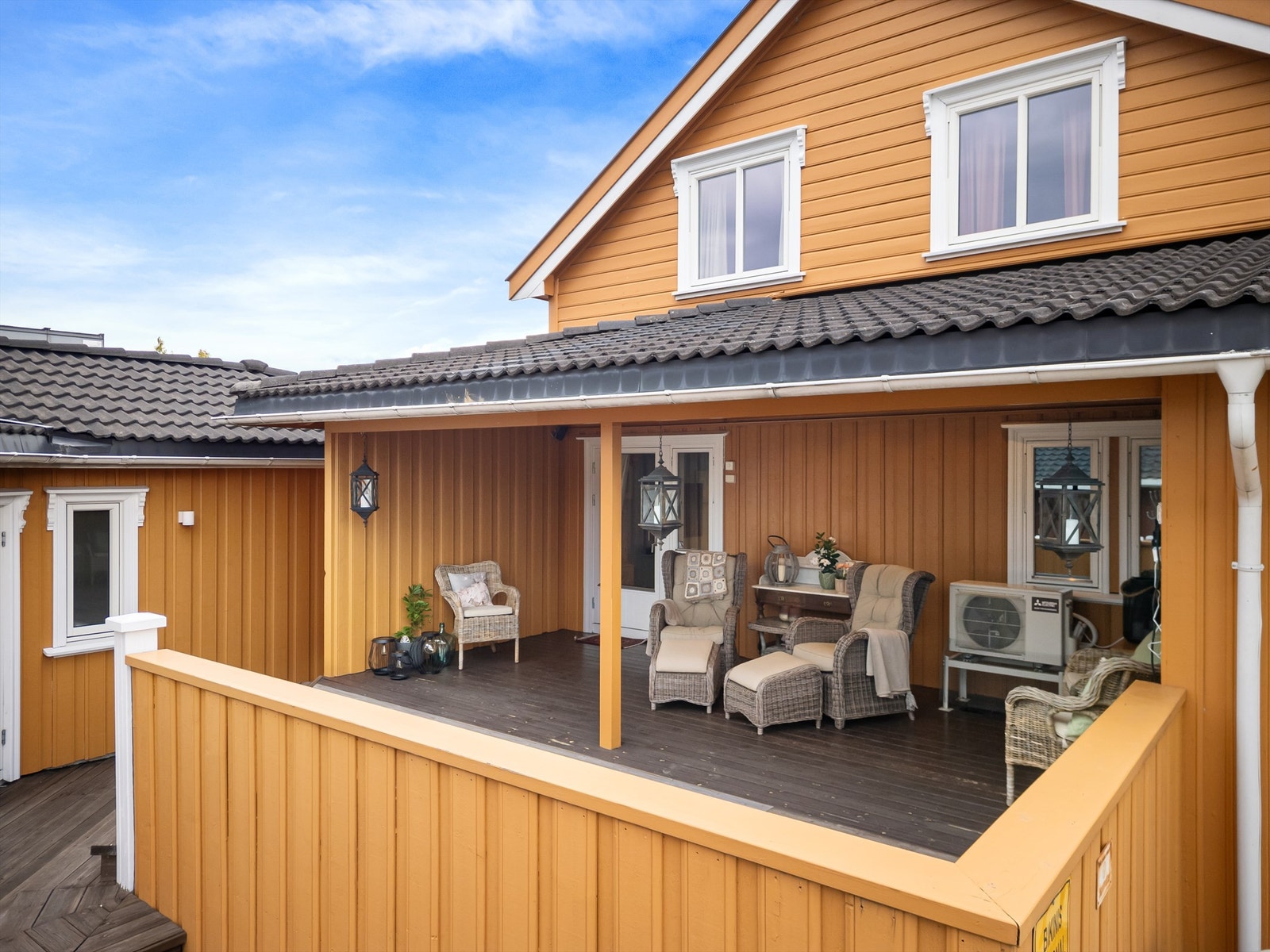 Takoverbygget del av terrasseplatting Galleribilde