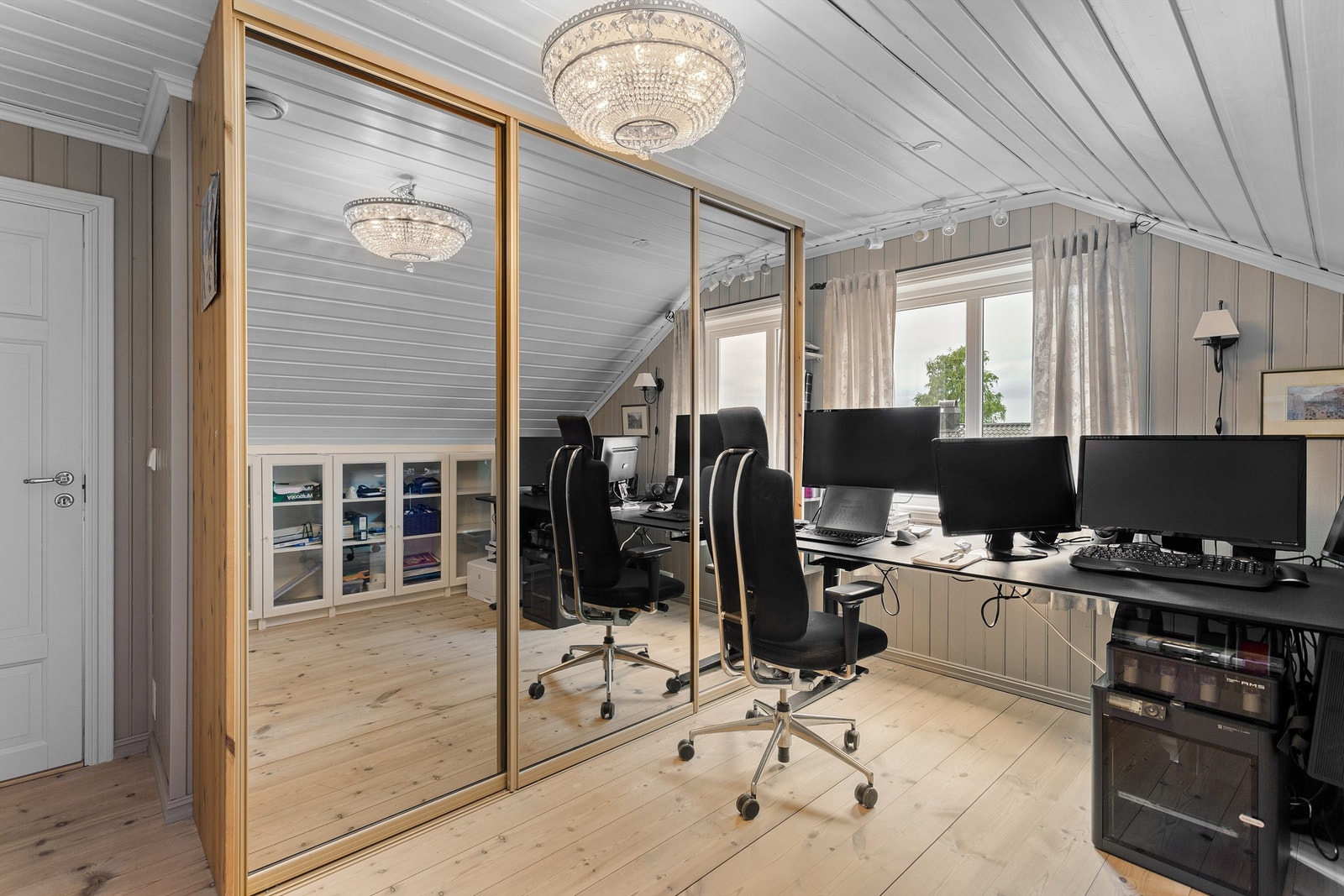 Soverom 3 med skyvedørsgarderobe Galleribilde