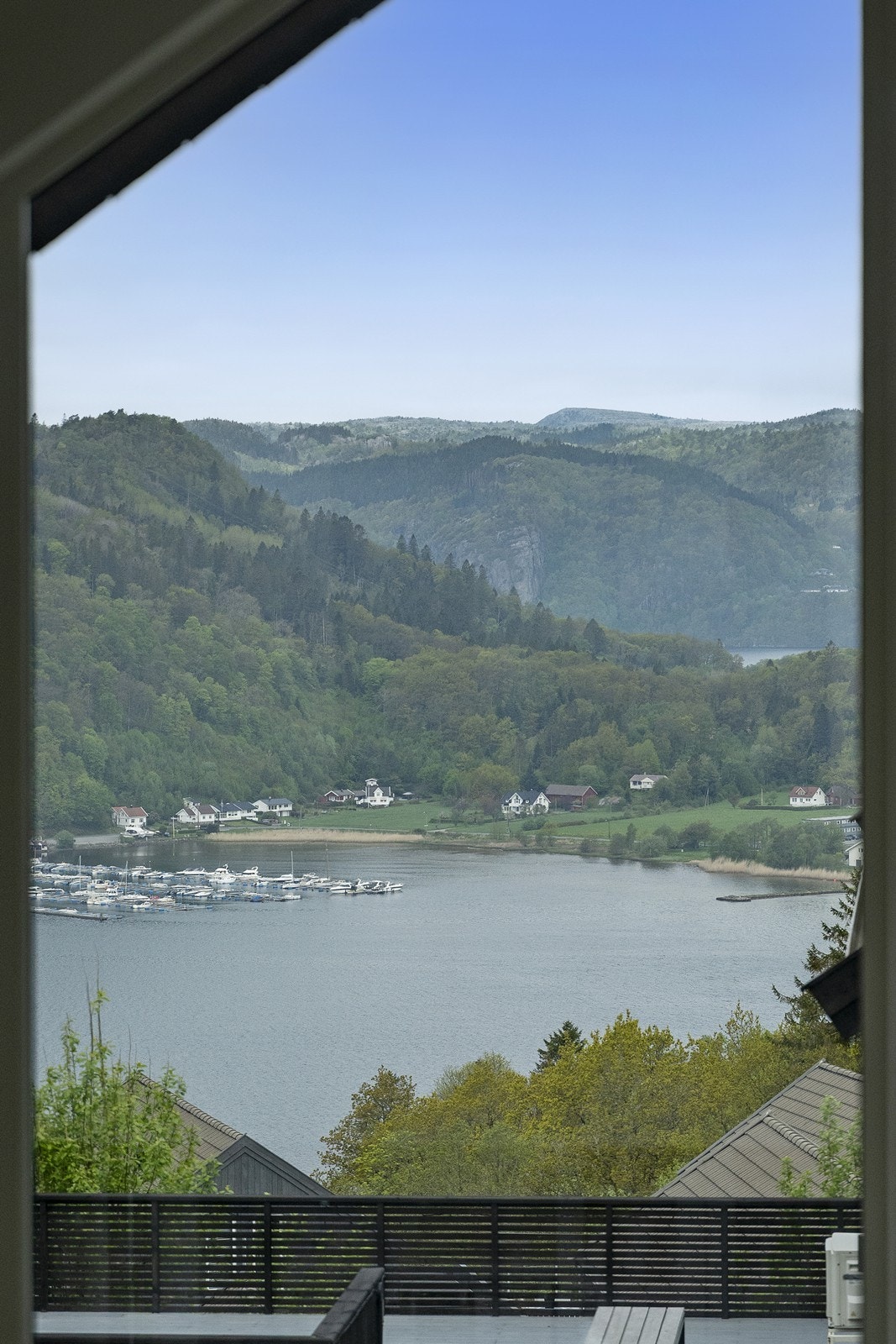 Nydelig utsikt fra loftstua! Galleribilde