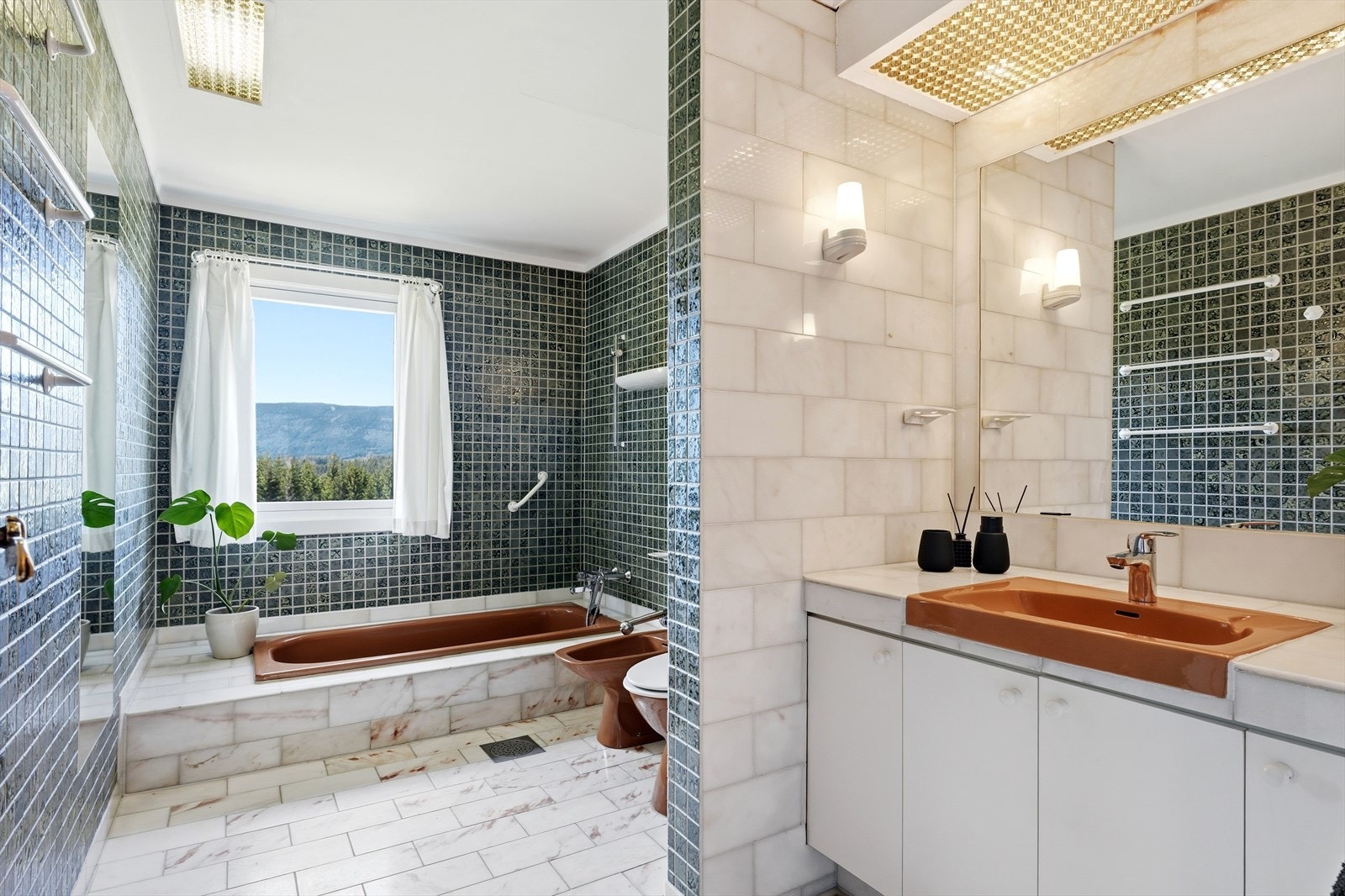 Detaljer fra badet i første etasje, som har naturlig ventilasjon. Galleribilde