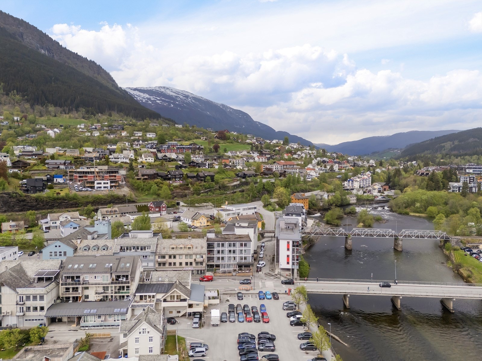 Har du spørsmål til boligen eller ønsker du visning? Kontakt megler på tlf. 98 23 96 56 eller e-post el@proaktiv.no. Galleribilde