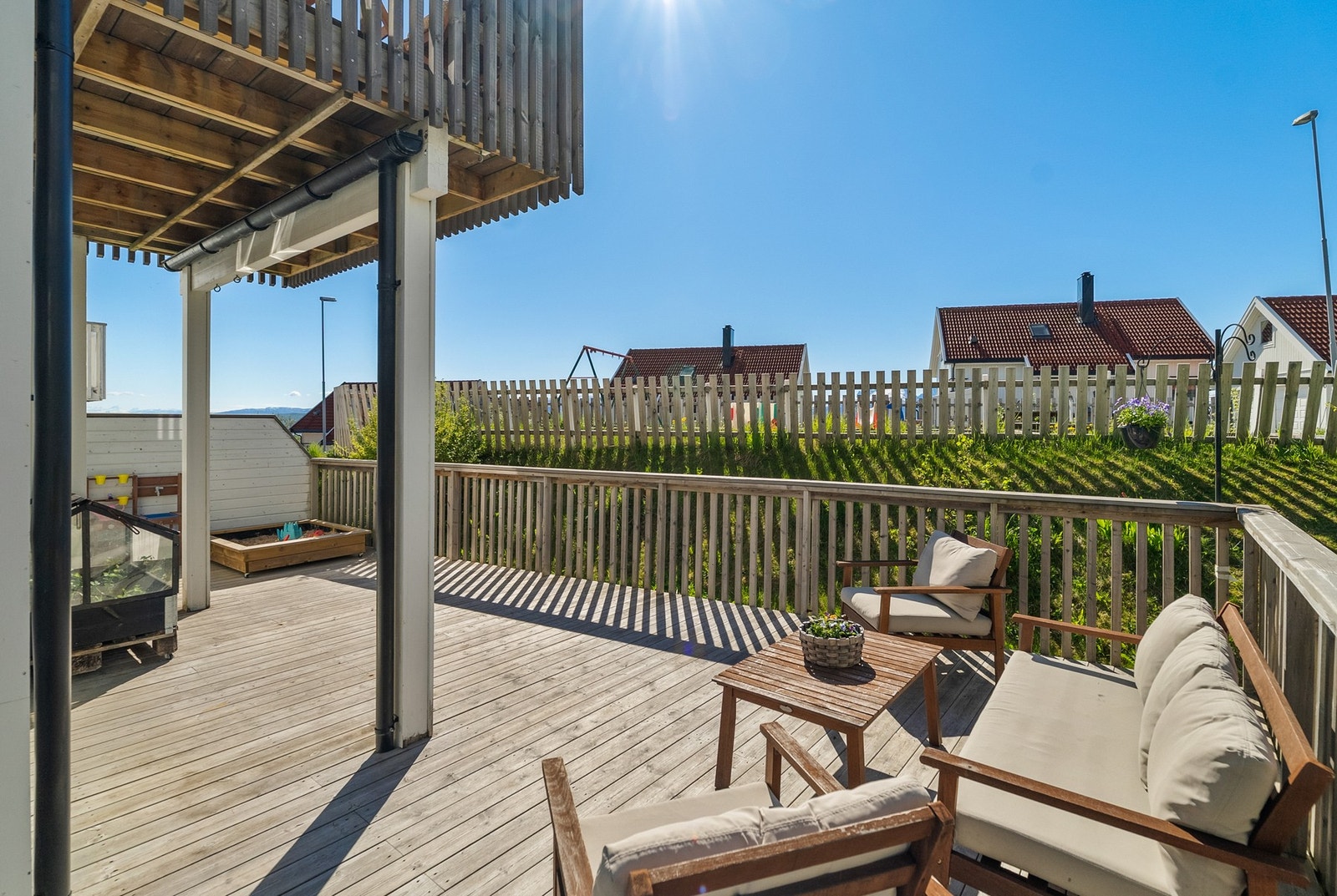 Terrasse med gode lys- og solforhold Galleribilde