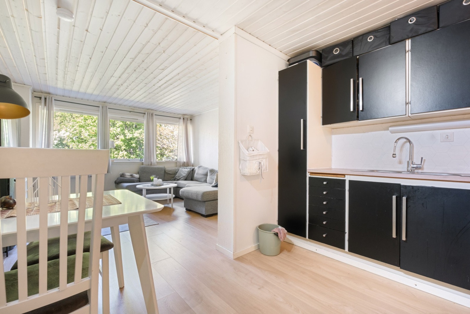 Leiligheten har egen inngang, to soverom og bad, og er en selvstendig enhet. Galleribilde