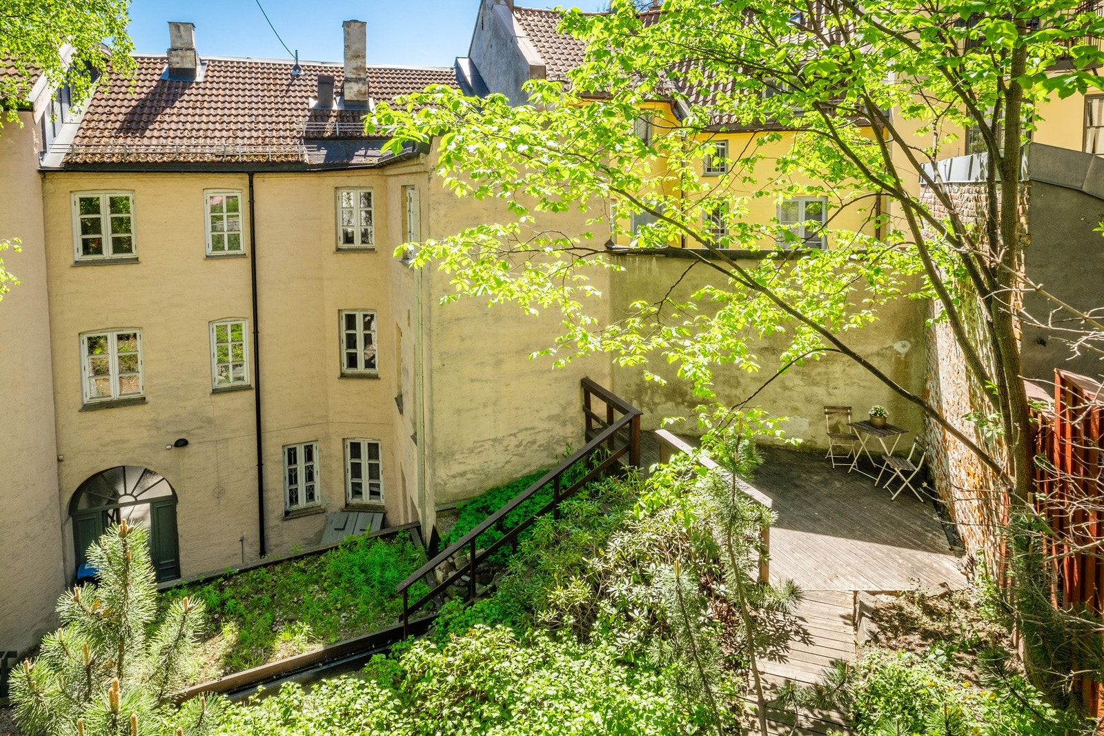 Bygningen er fra 1860, og ble betydelig oppgradert i 1988. Galleribilde