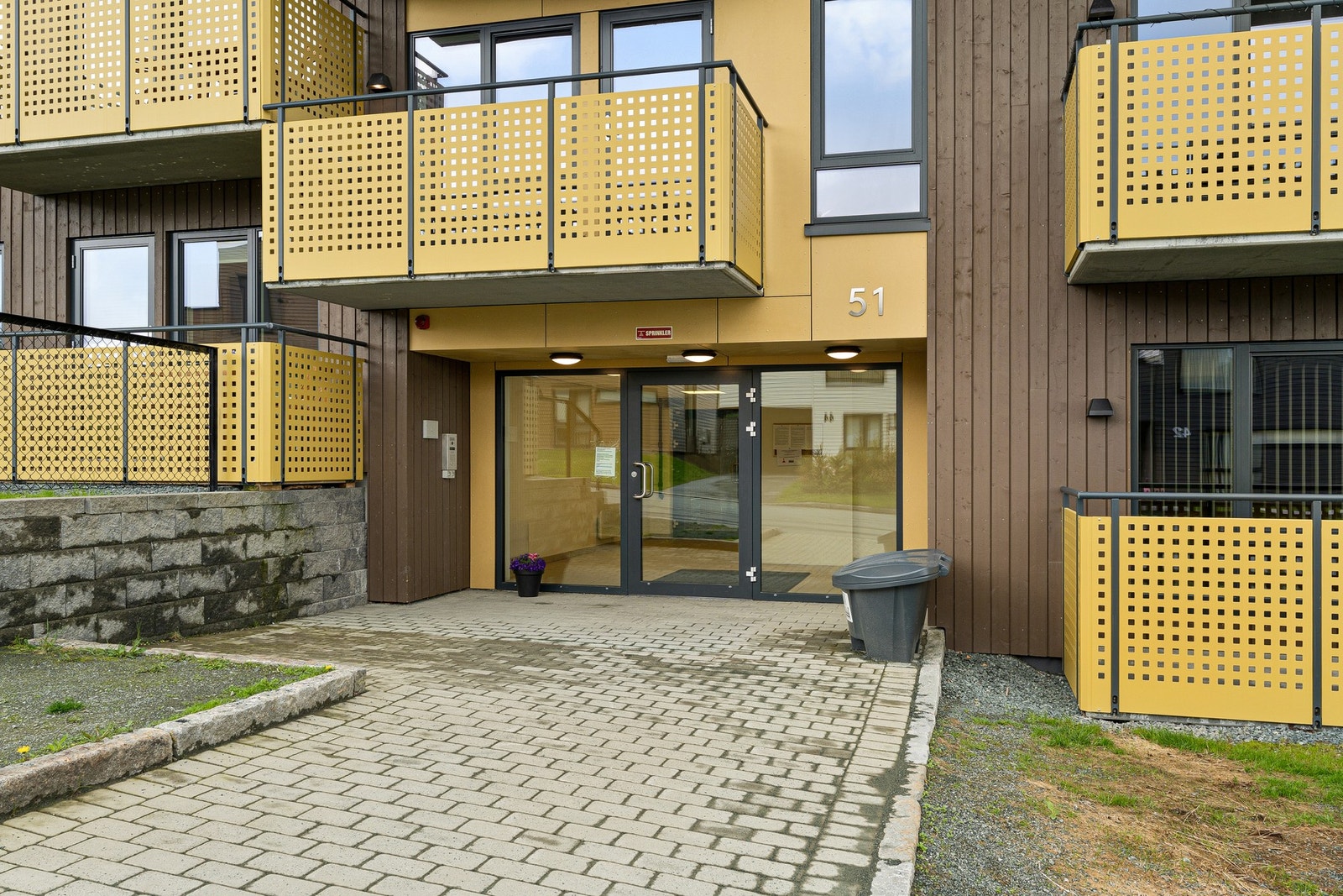 Her på Fortunalia - bare minutter fra Jakobsli og Dragvoll er det veldig fint å bo. Innenfor en radius på ca 2 kilometer finner du dagligvarebutikker, pizzeria, post, skoler, barnehager, frisør med mer. Galleribilde