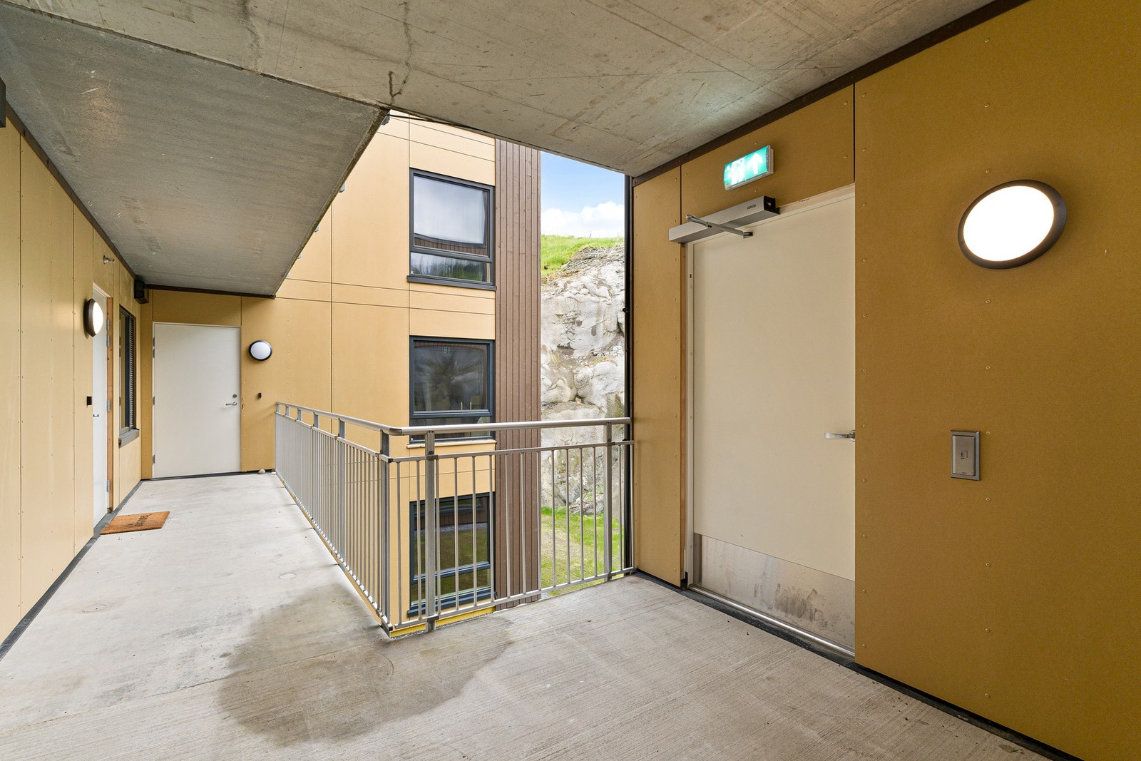 Inngangsparti. Galleribilde