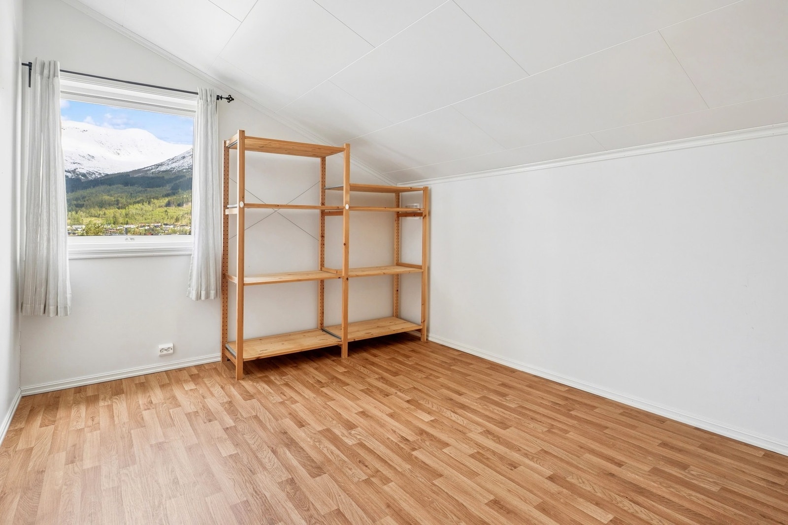 Rommet på loftet er byggemeldt som bod Galleribilde