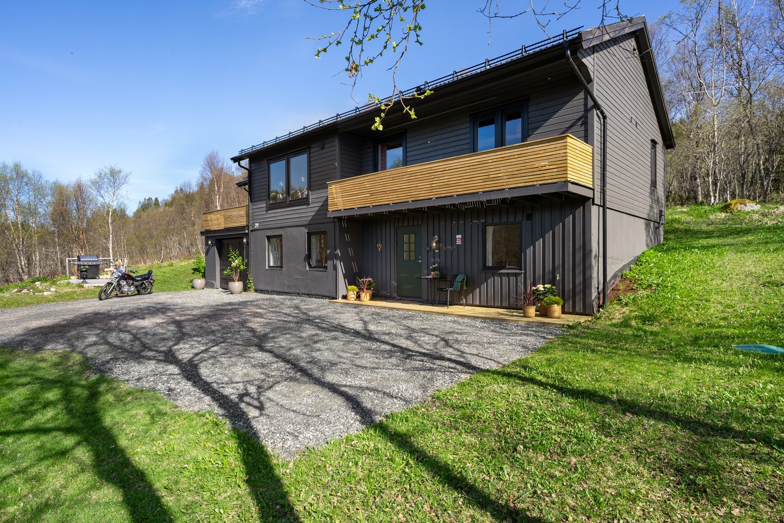 Oppgradert og tiltalende enebolig ved Nordvika, ca 14 km sør for Harstad Galleribilde