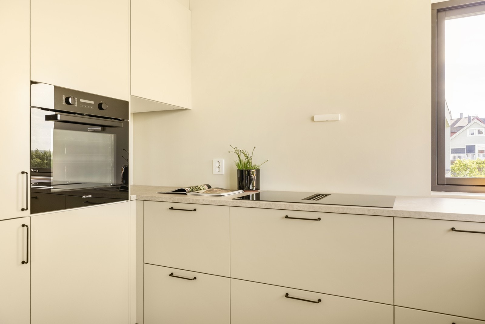 Miele induksjonstopp med integrert og støysvak ventilator. Galleribilde