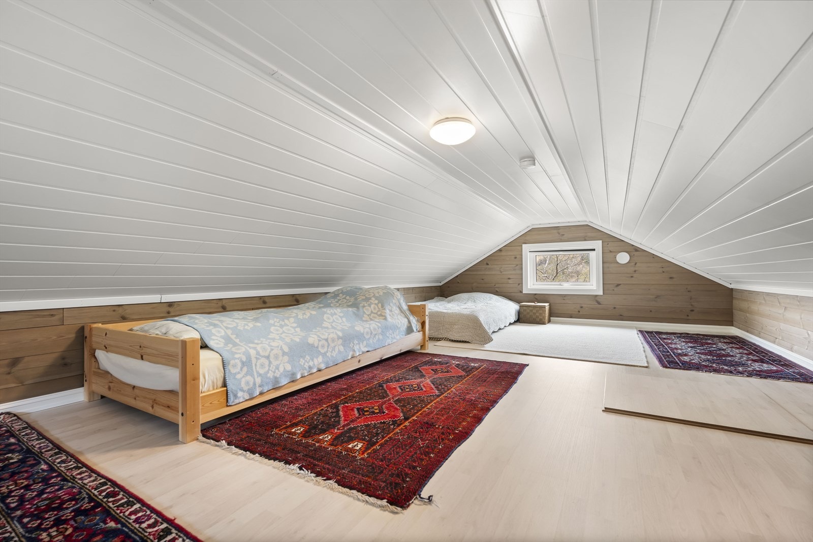 Hemsrom (takhøyde ca 135cm) Galleribilde
