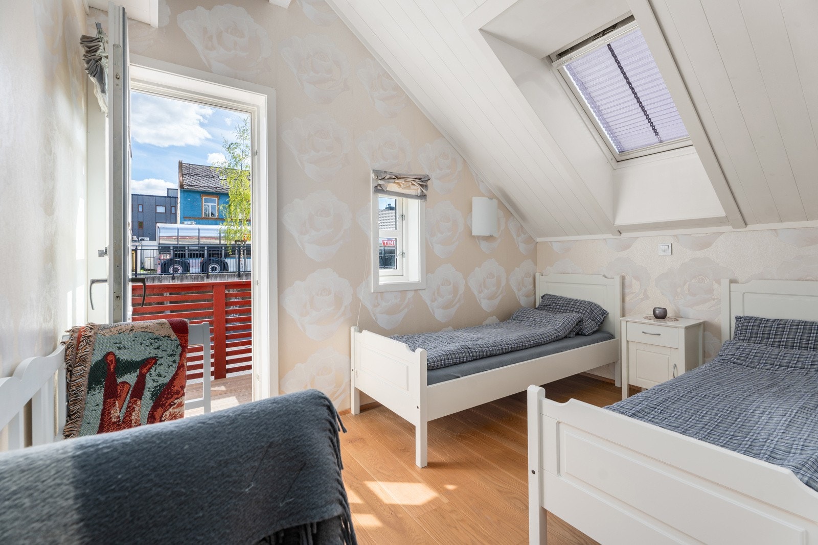 Soverom på 7m². Også her har man utgang til balkong med sol fra tidlig morgen. Galleribilde