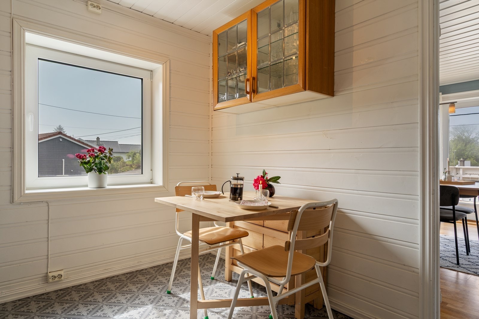 Hyggelig spiseplass på kjøkkenet . Galleribilde