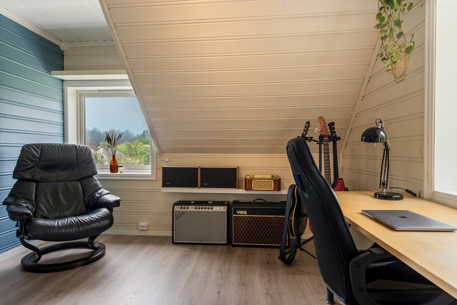Det tredje soverommet er i dag innredet som kontor, og passer utmerket til dette formålet. Galleribilde